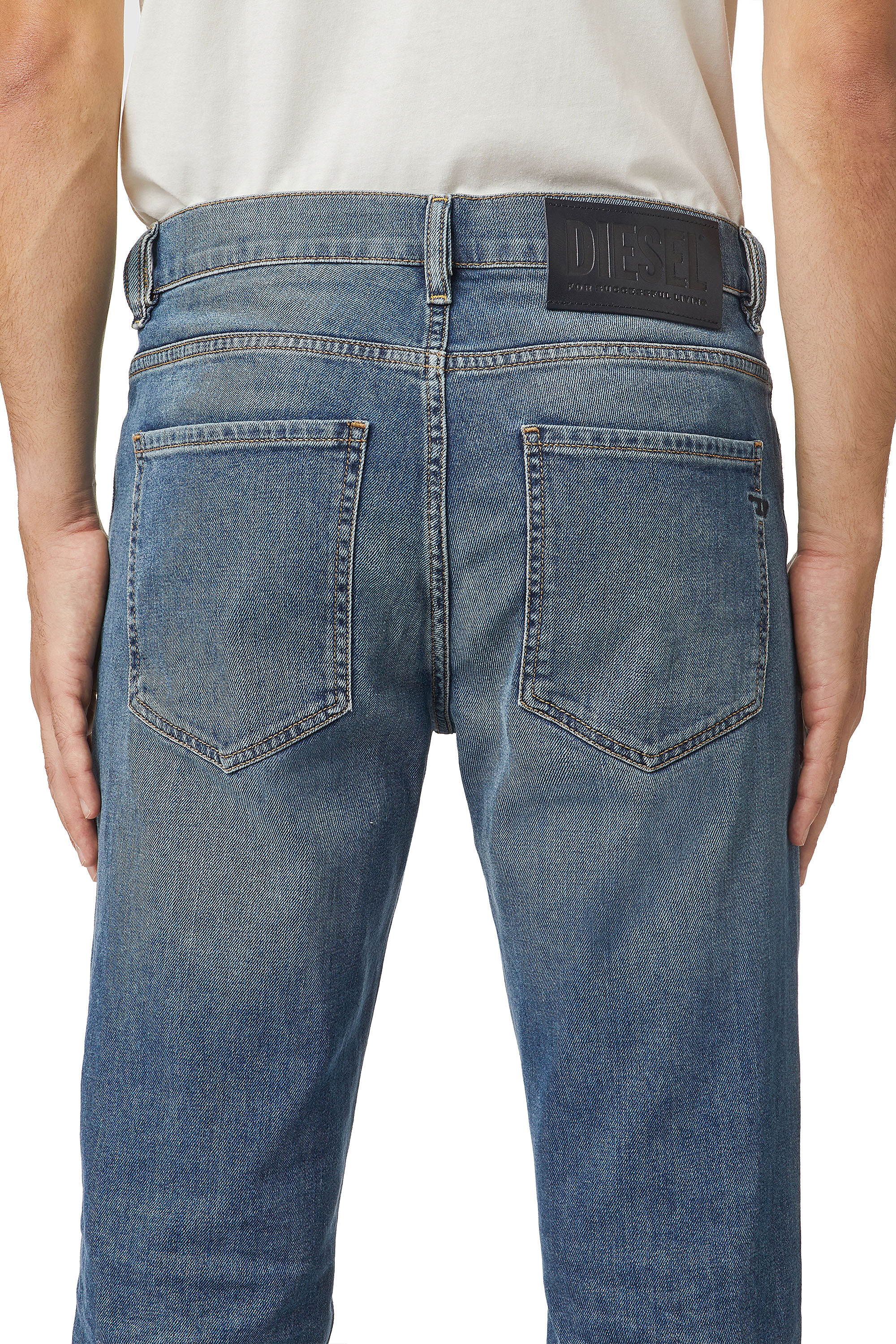 Diesel - D-Vocs 009EI Bootcut Jeans, Azul medio - Image 6
