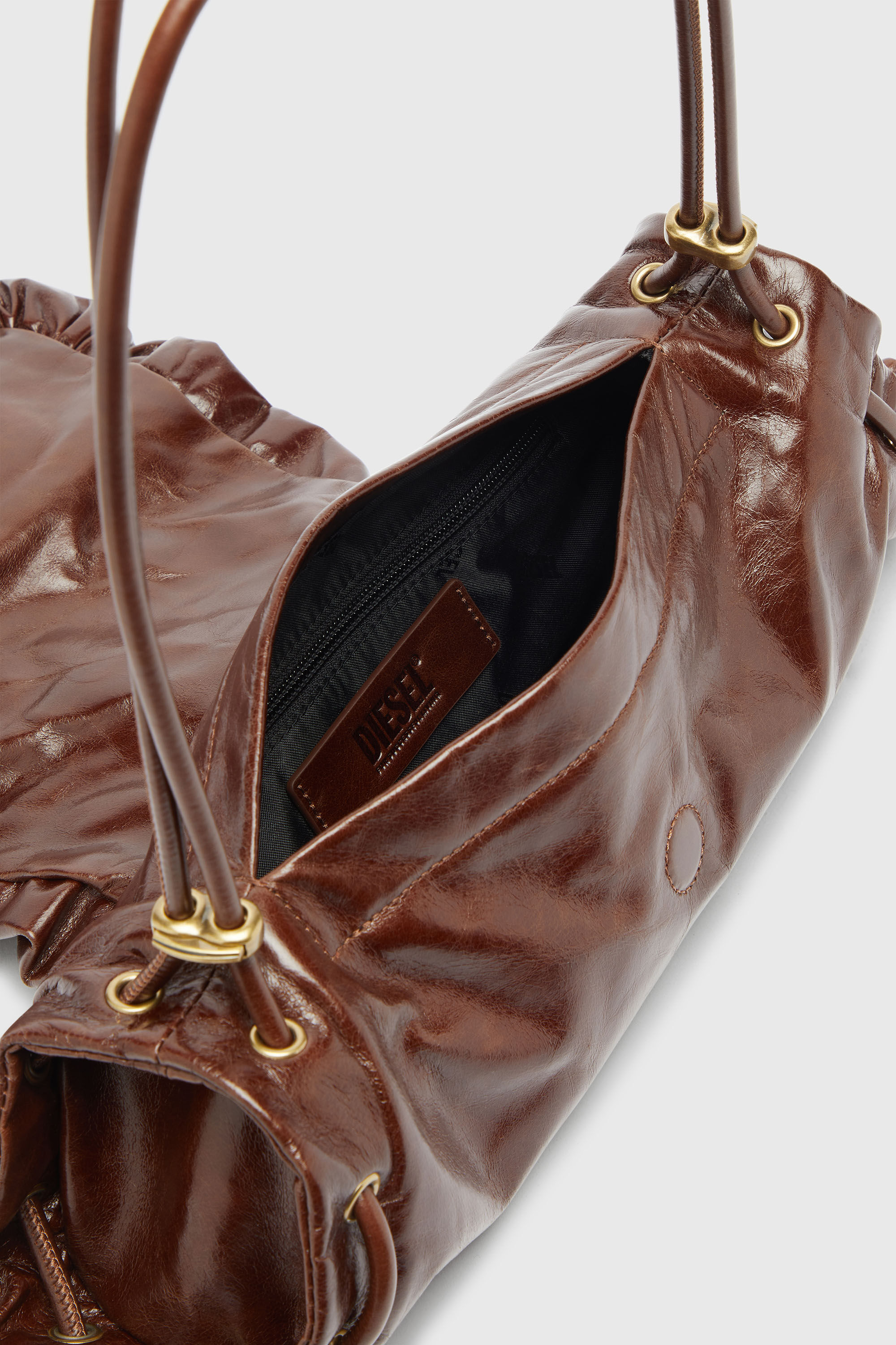 Diesel - SCRUNCH-D SHOULDER S, Scrunch-D-Bolso de hombro peque&ntilde;o de cuero arrugado Mujer in Marr&oacute;n - 3