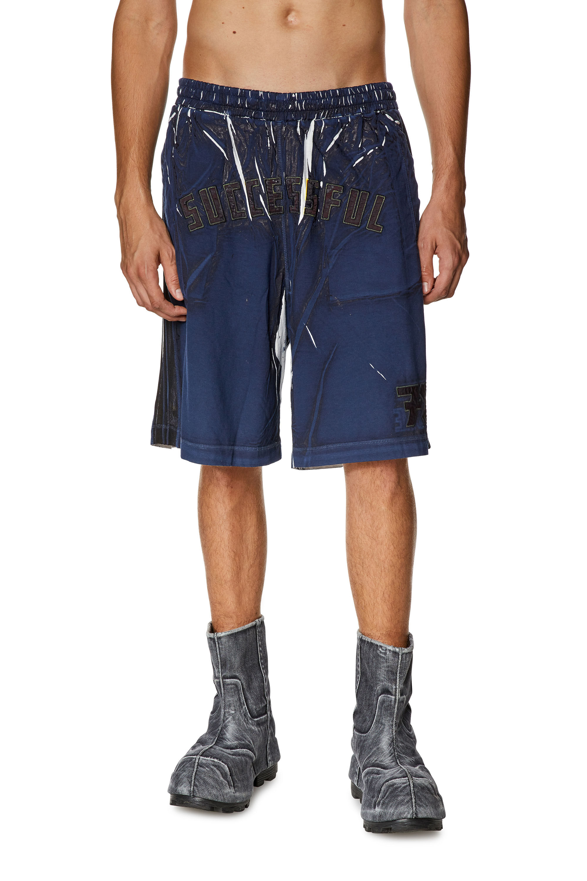 Diesel - P-ROWY, Pantalones cortos deportivos con sobreimpresión sombreada Hombre in Azul marino - 3