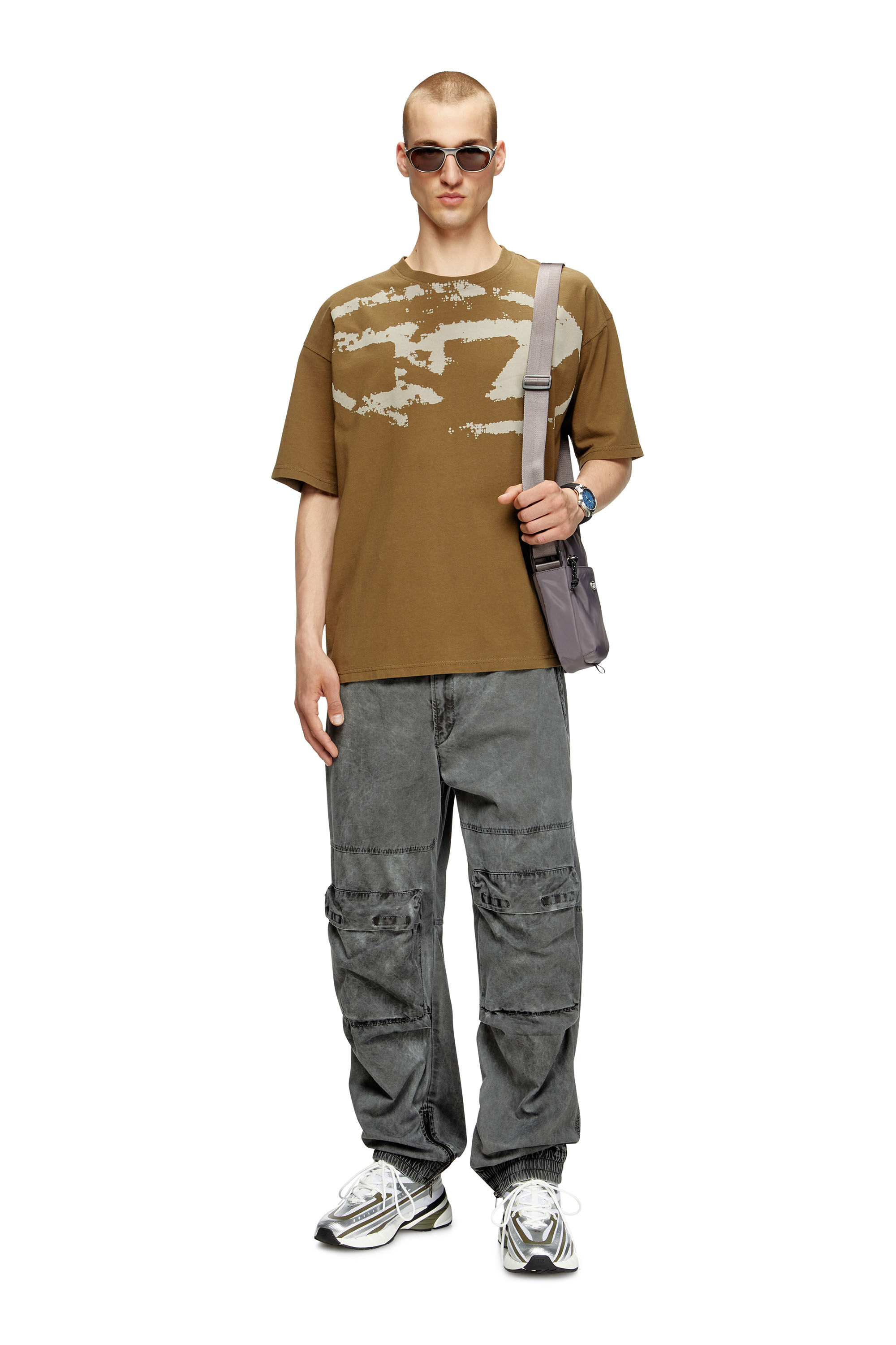 Diesel - T-BOXT-N14, Camiseta con logotipo desgastado en relieve Hombre in Marrón - 1