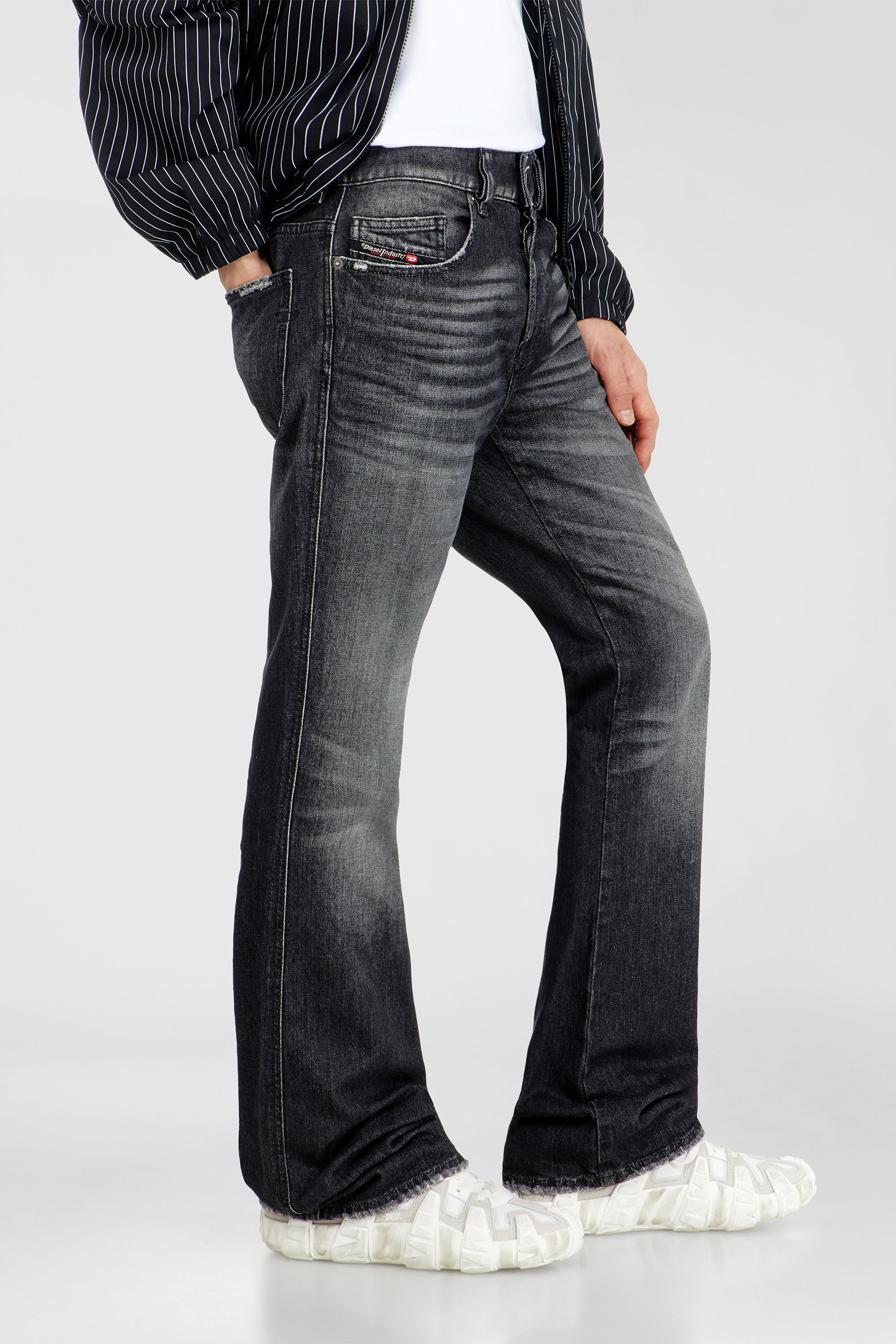 Diesel - Bootcut Jeans 1998 D-Buck 09L50 Hombre, Negro/Gris oscuro - 7