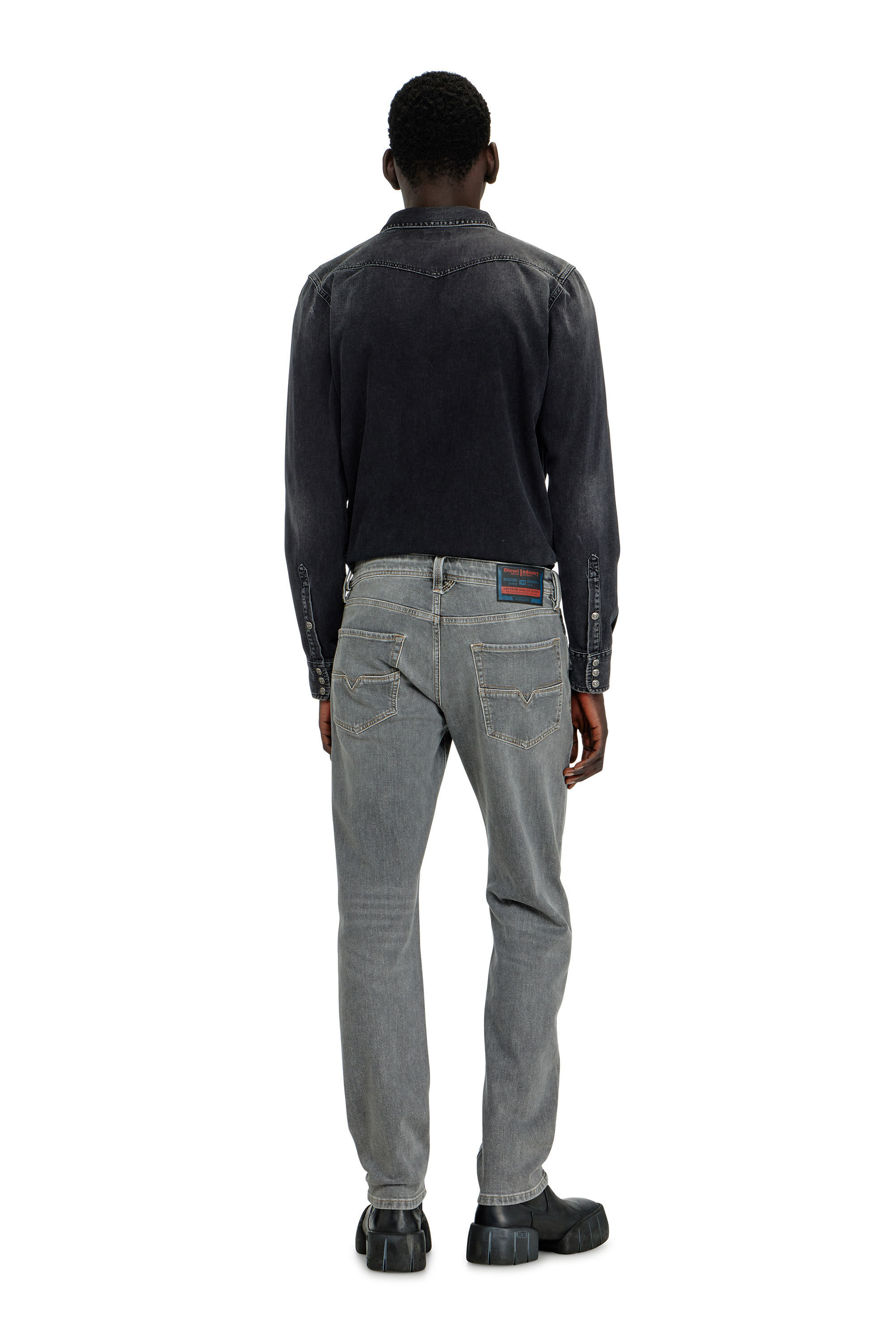 Diesel - Regular Jeans 1986 Larkee-Beex 0KBBI Hombre, Gris - 3