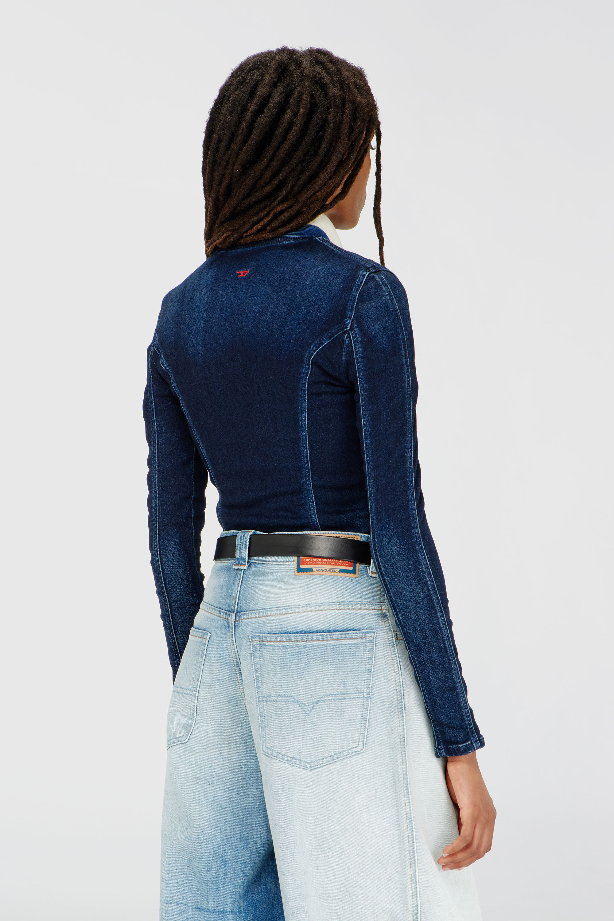 Diesel - DE-GARY-D JOGG, Chaqueta cropped en JoggJeans Mujer in Azul marino - 4
