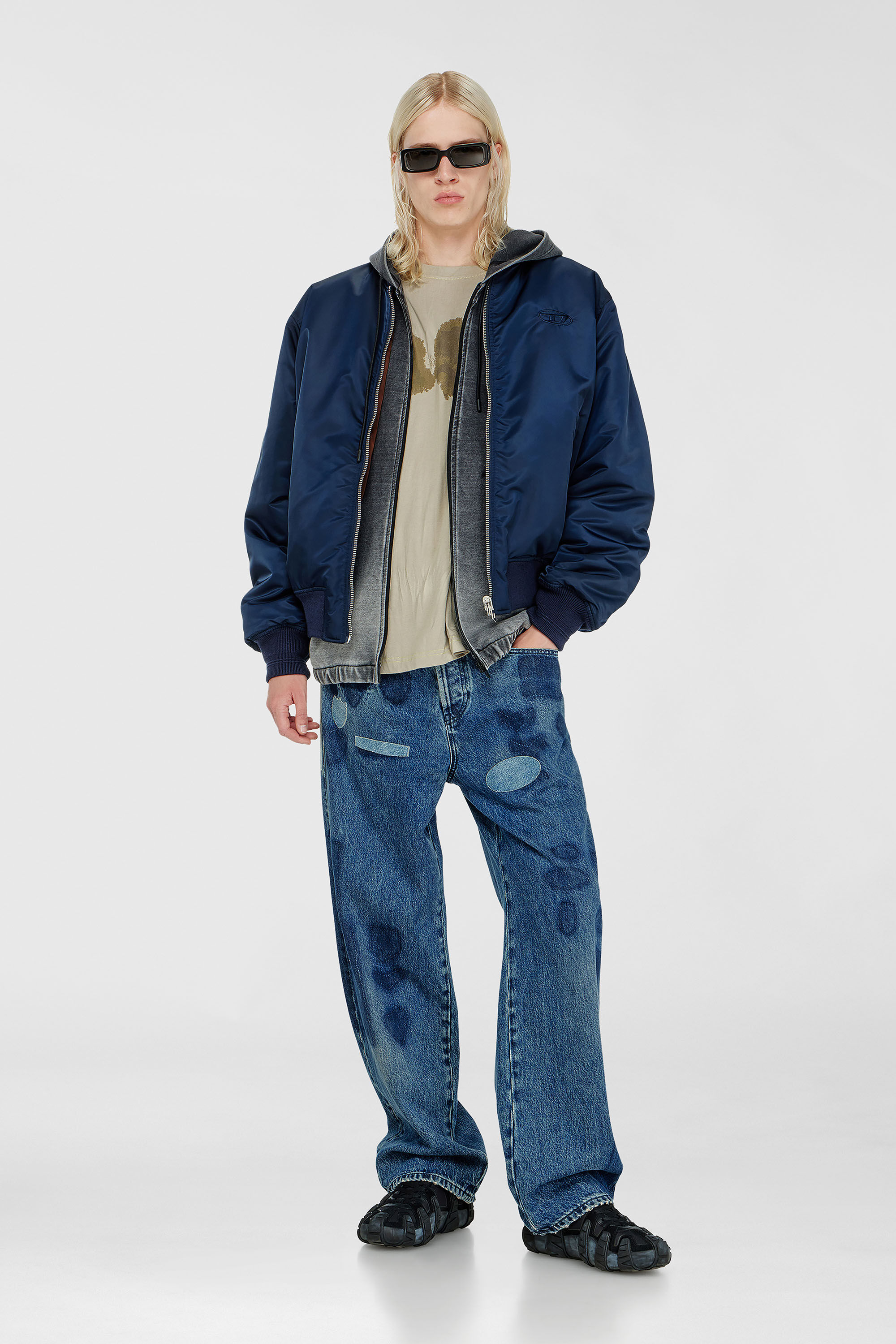 Diesel - W-TYPE-D1, Chaqueta bomber acolchada con bordado Oval D Hombre in Azul marino - 1