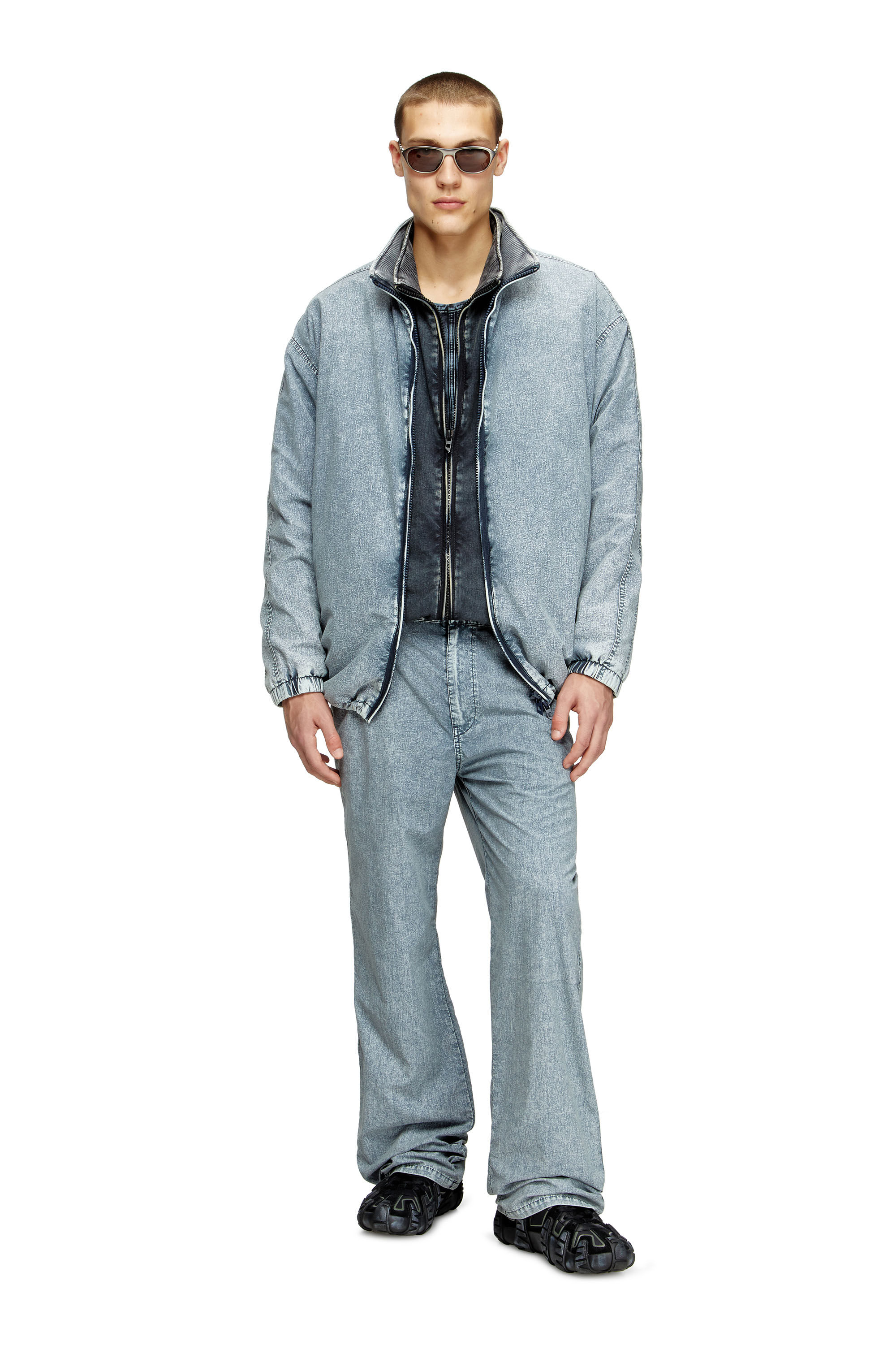 Diesel - P-HANTIK-CHINO, Pantalones chinos en taslan de nailon reciclado Hombre in Azul marino - 1