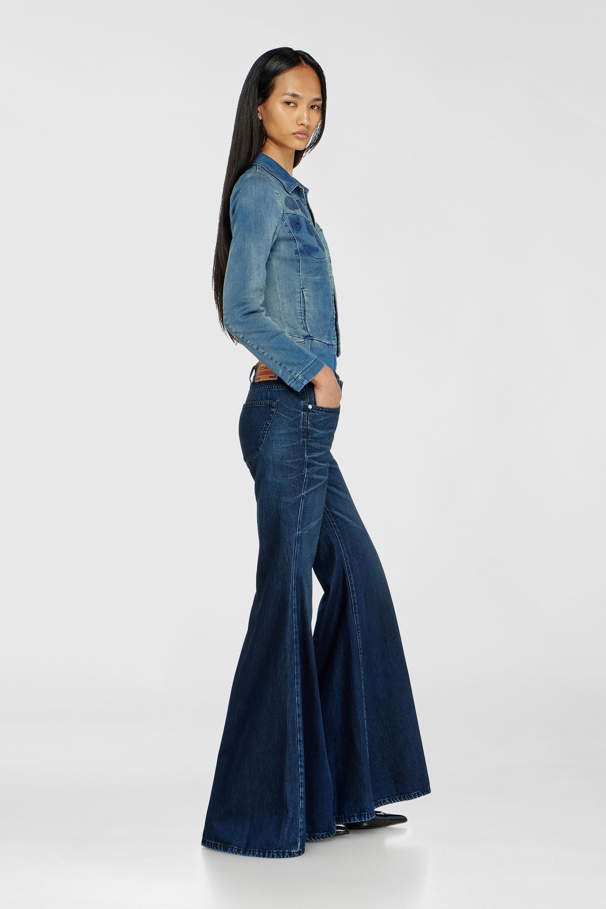 Diesel - Flare Jeans 1970 D-Bleess 09N21 Mujer, Azul Oscuro - 2