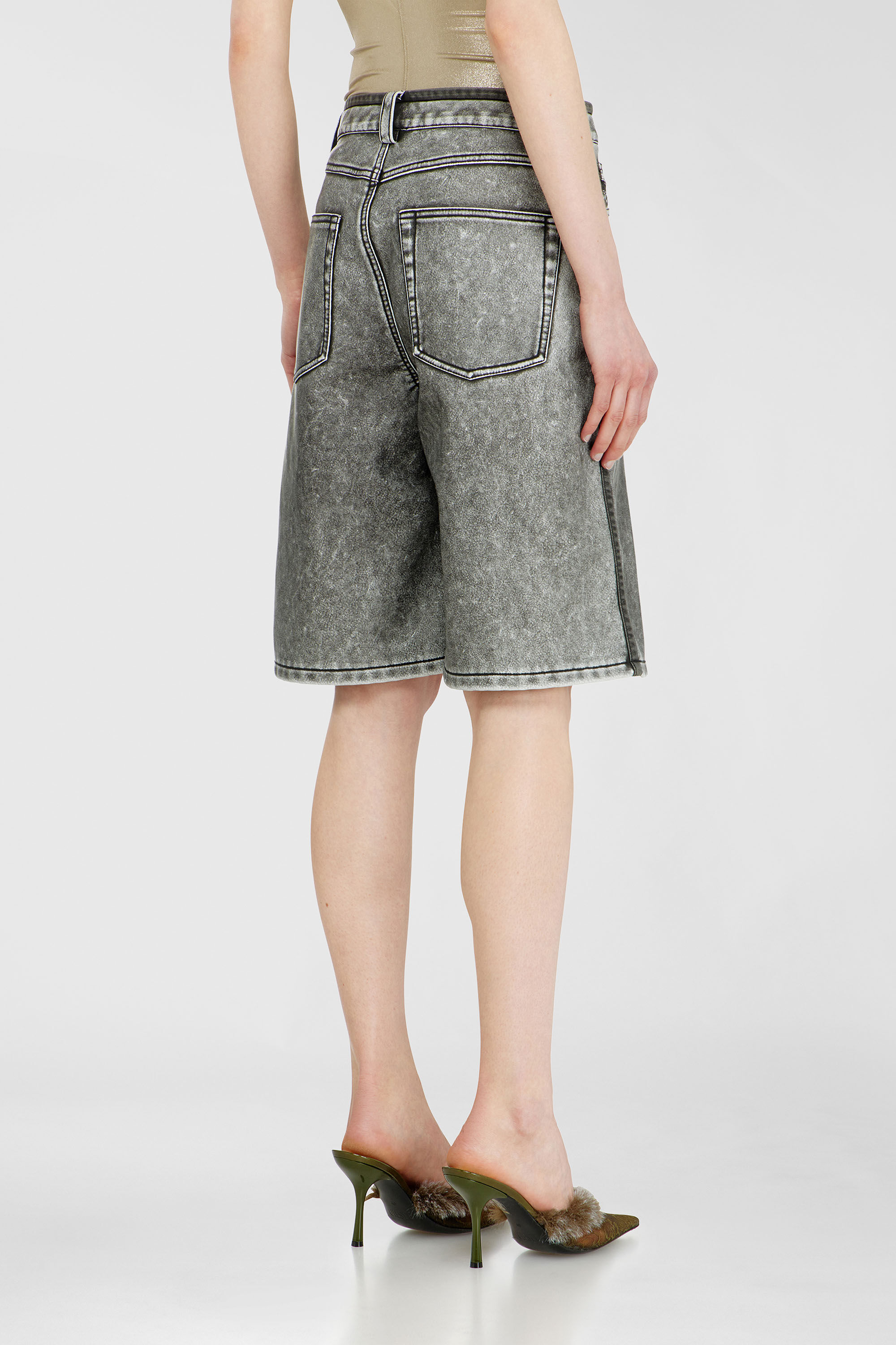 Diesel - P-ARLOR, Bermudas de PU Mujer in Gris - 4