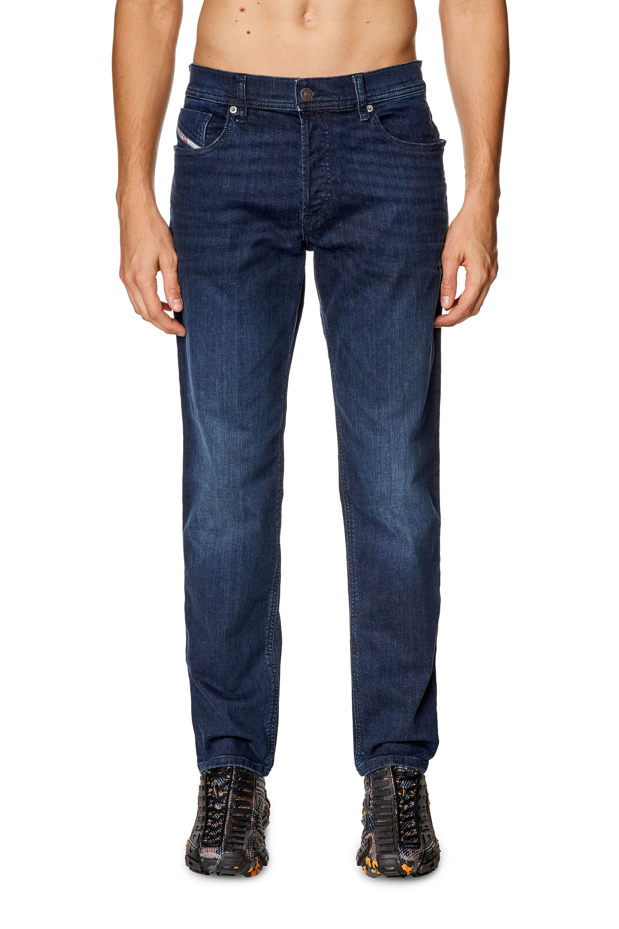 Diesel - Tapered Jeans 2023 D-Finitive 0CNAA, Azul Oscuro - Image 3