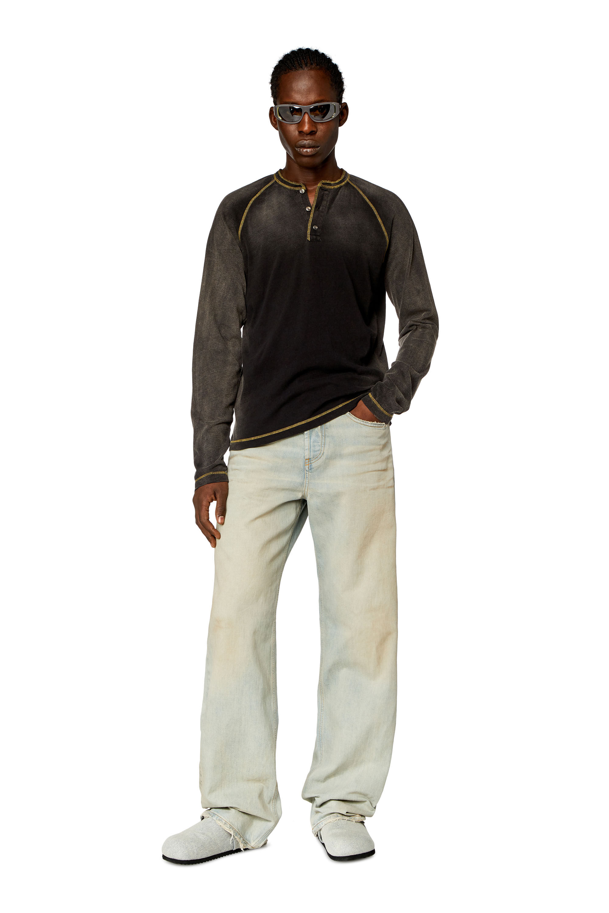 Diesel - T-RISY, Camiseta Henley con efecto deste&ntilde;ido Hombre in Negro - 1