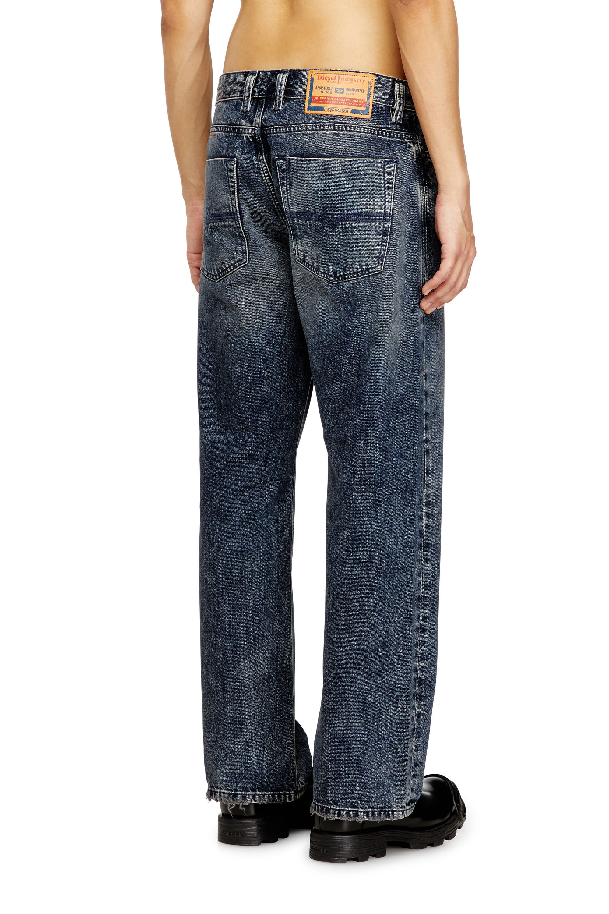 Diesel - Relaxed Jeans 1980 D-Eeper 09N68 Hombre, Azul Oscuro - 4
