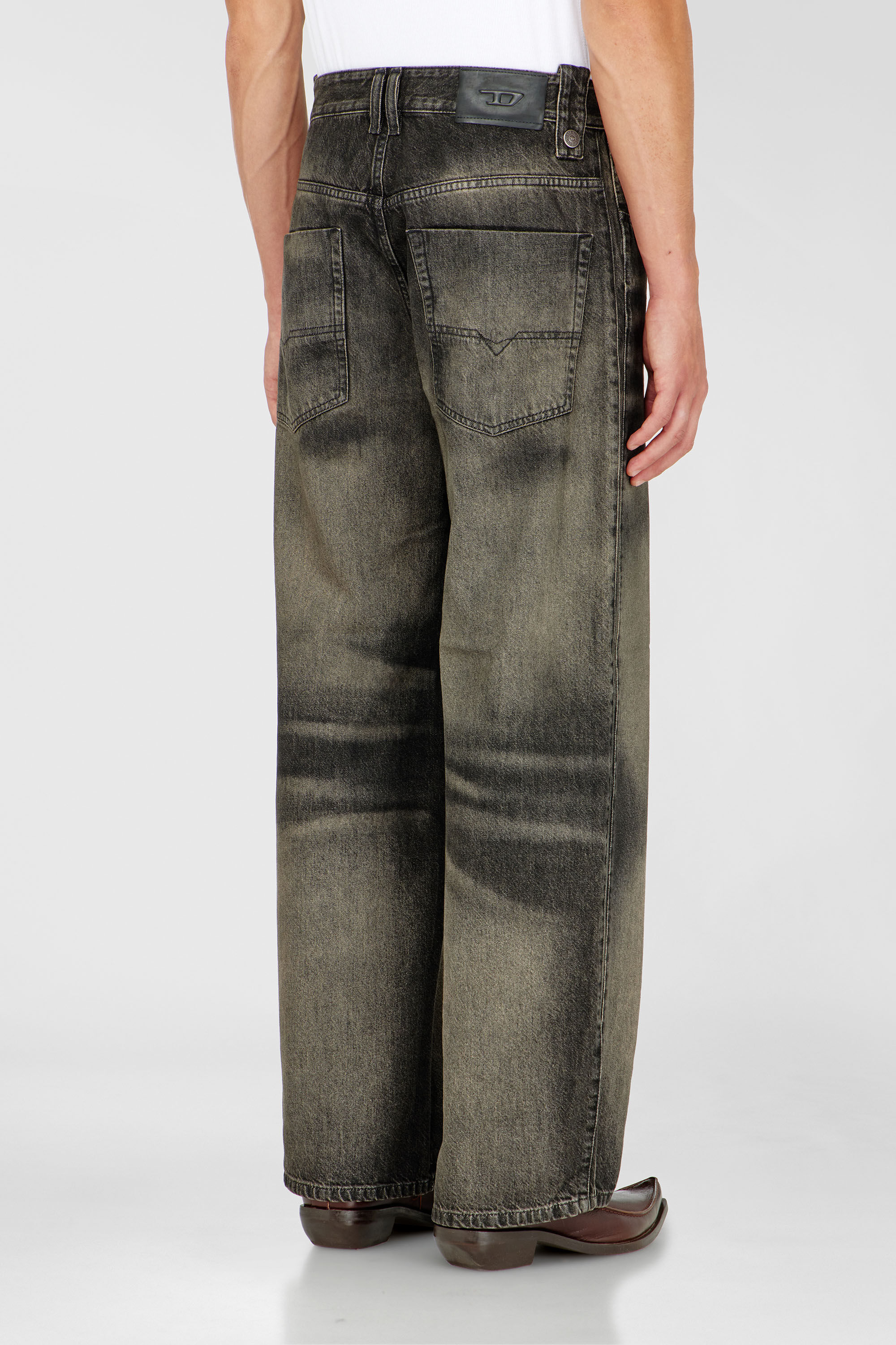 Diesel - Relaxed Jeans 1982 D-Hakou 09R33 Unisex, Negro/Gris oscuro - 5