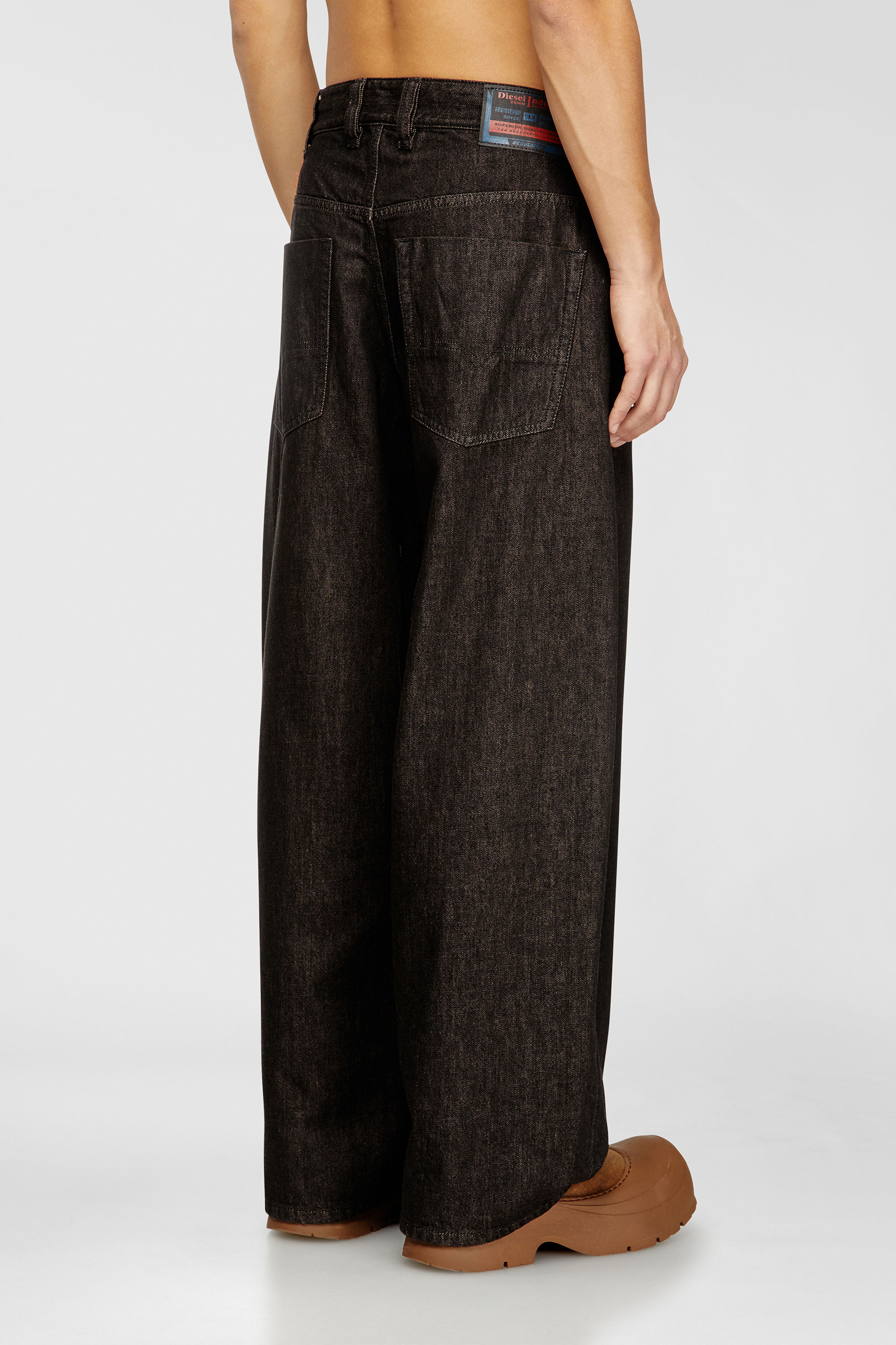 Diesel - Relaxed Jeans 1997 D-Enim-M 09N25 Unisex, Negro/Gris oscuro - 3
