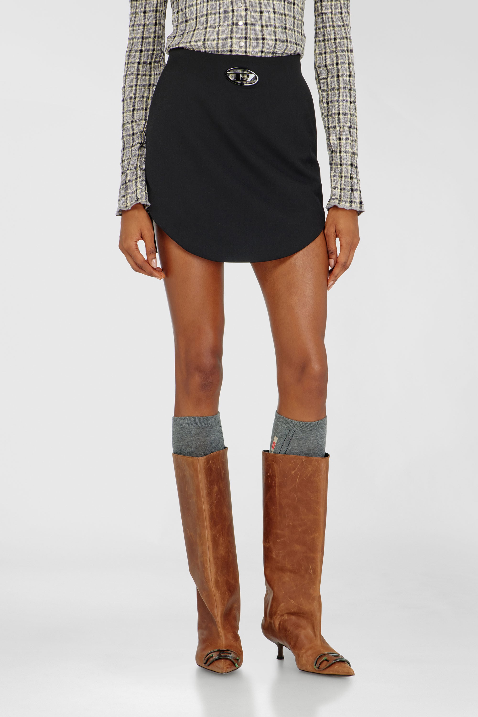 Diesel - O-LIVERY, Minifalda de mezcla de lana con placa Oval D Mujer in Negro - 3