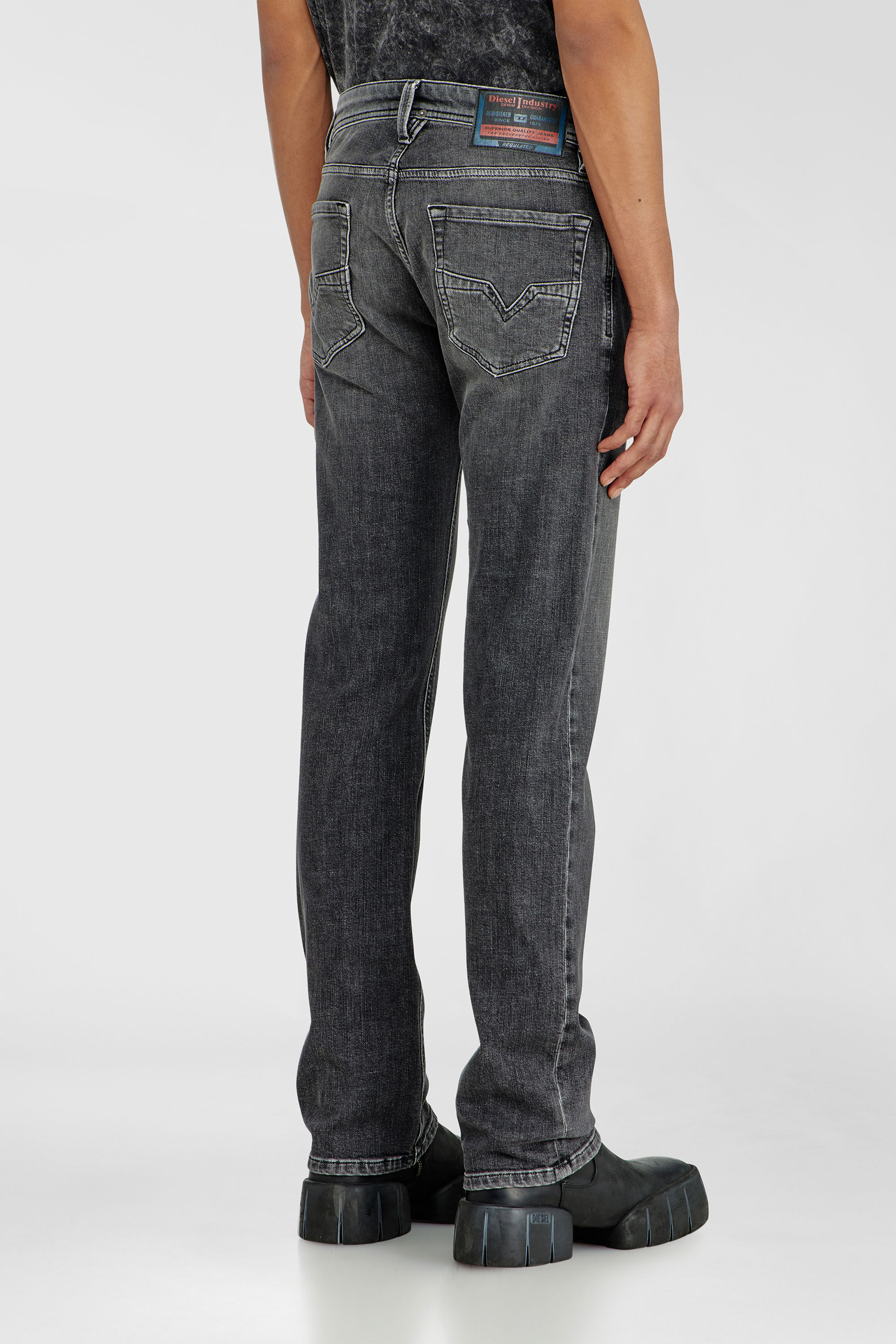Diesel - Regular Jeans 1985 Larkee 0HDBD Hombre, Negro/Gris oscuro - 5