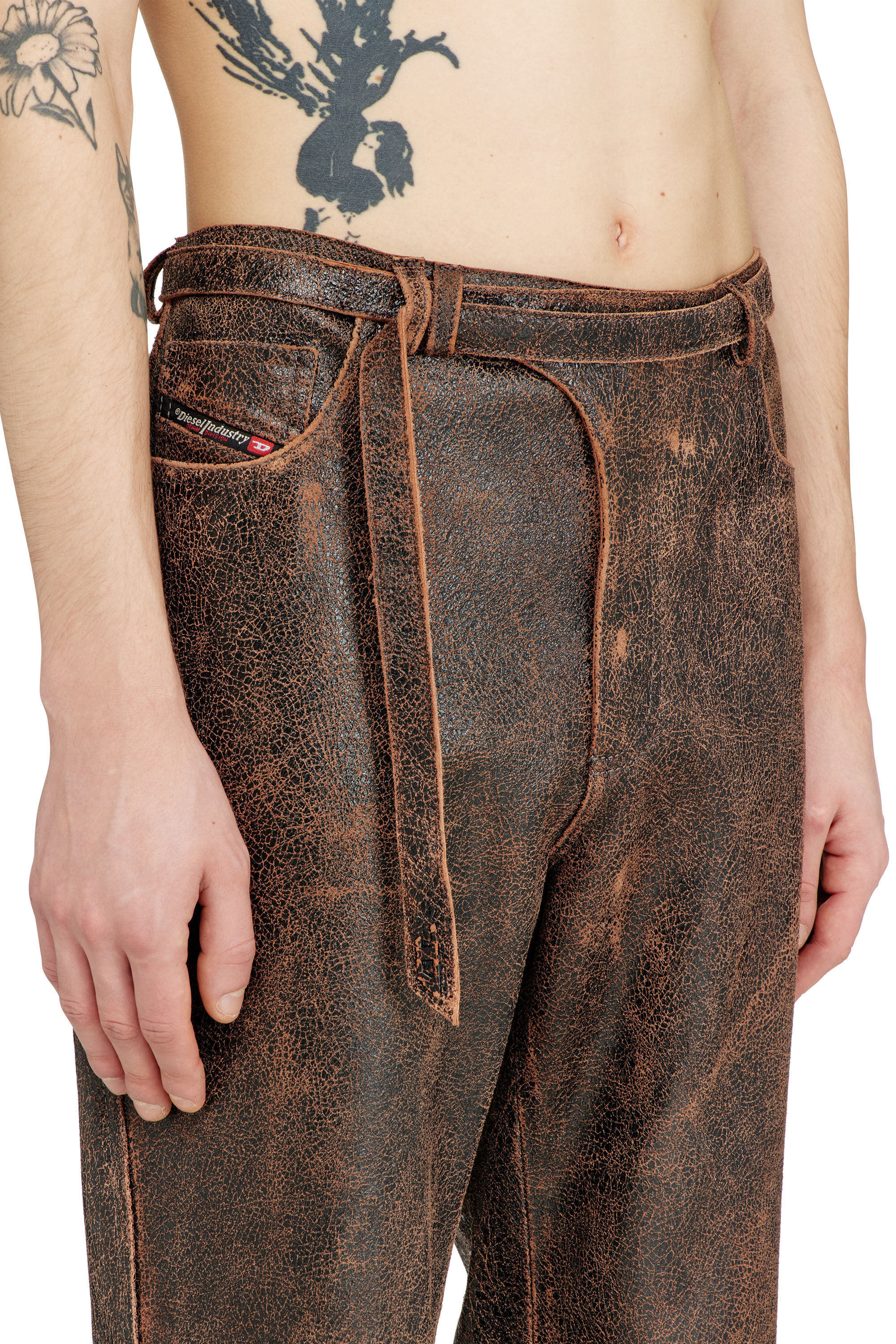 Diesel - P-NURI, Pantalones de cuero agrietado con detalle de correa biker Hombre in ToBeDefined - 5