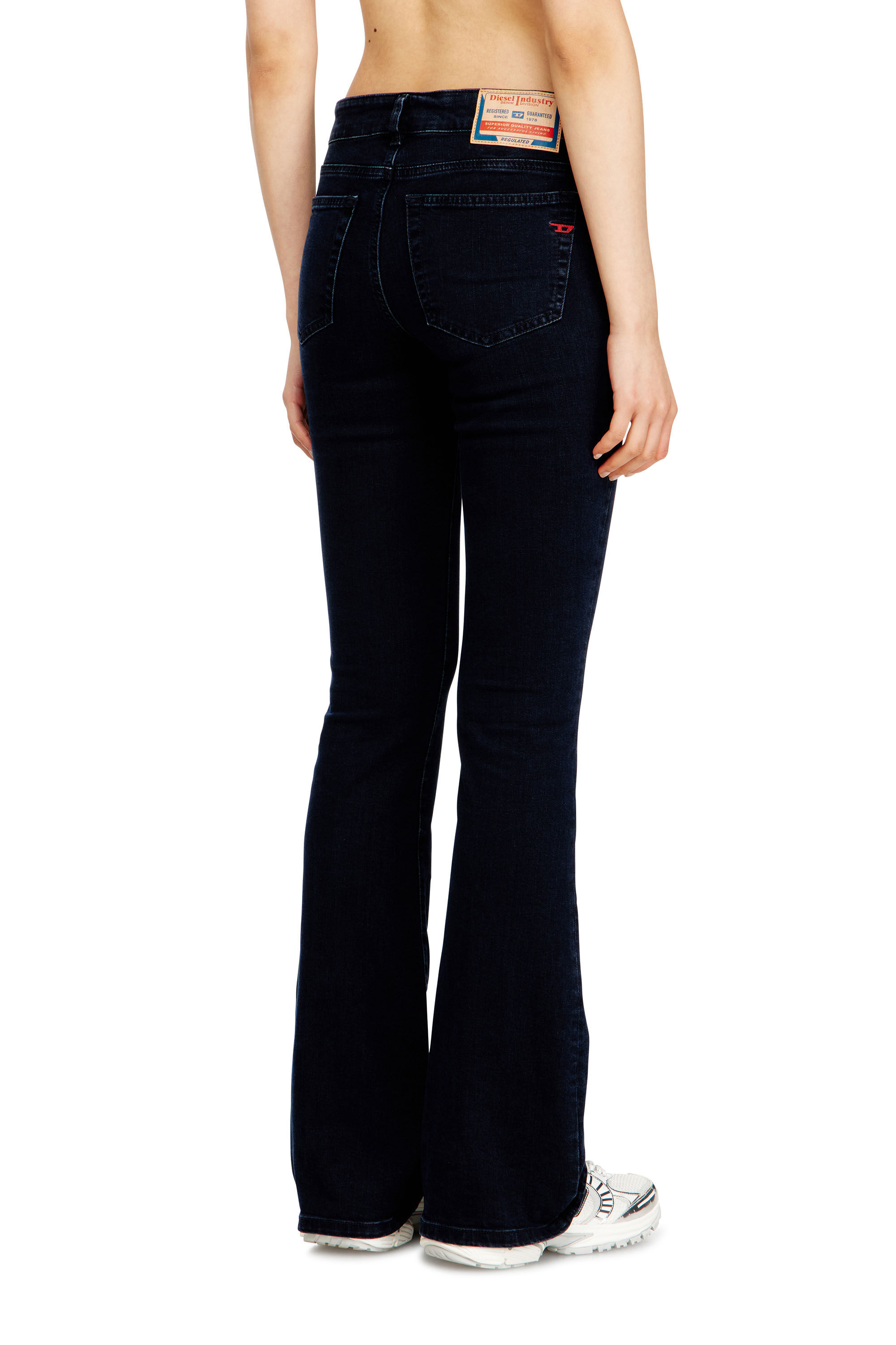 Diesel - Bootcut Jeans 1969 D-Ebbey 0KBBG Mujer, Negro - 3