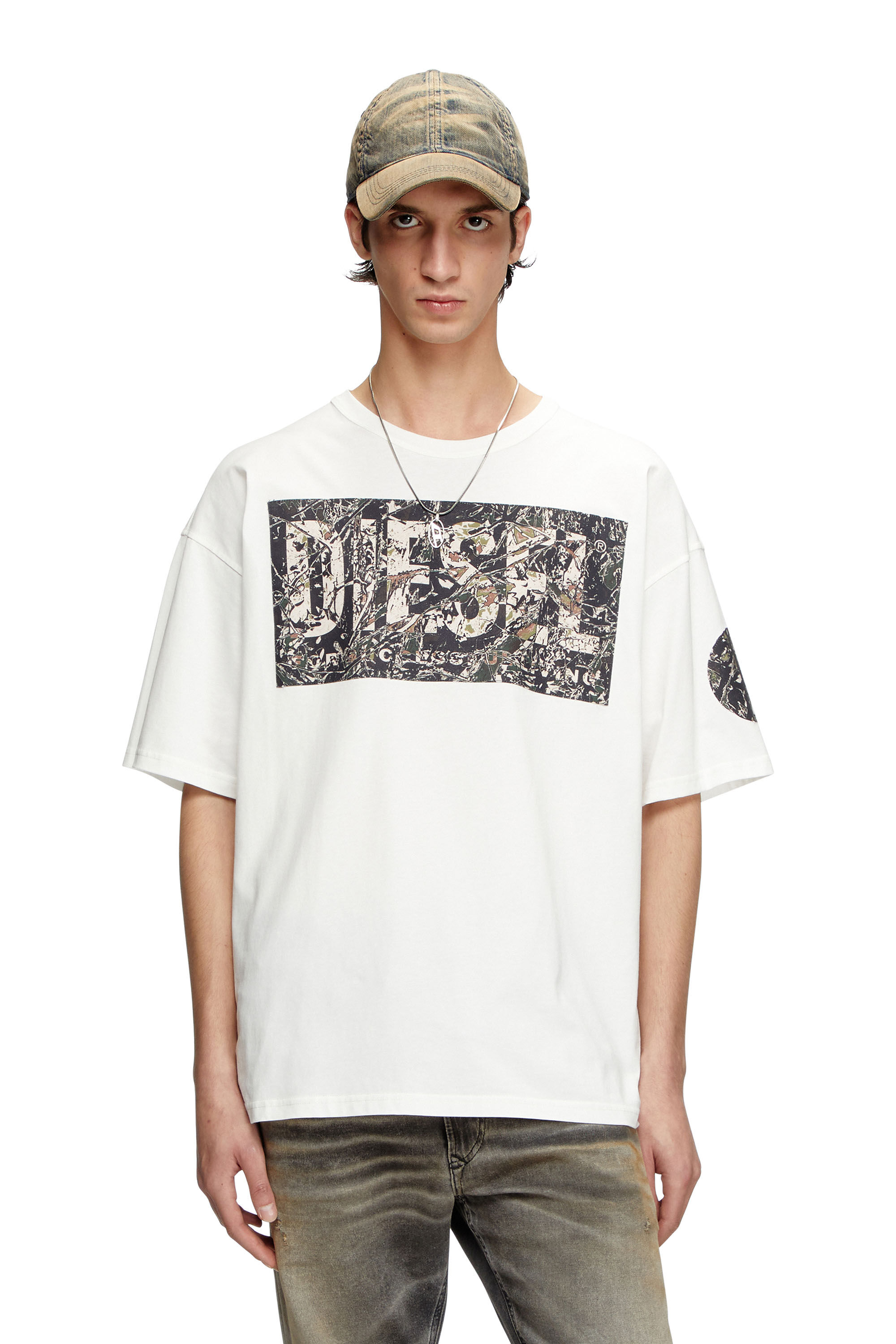 Diesel - T-BOXT-R22, Camiseta con parche grande de gabardina con el logotipo Hombre in Blanco - 3