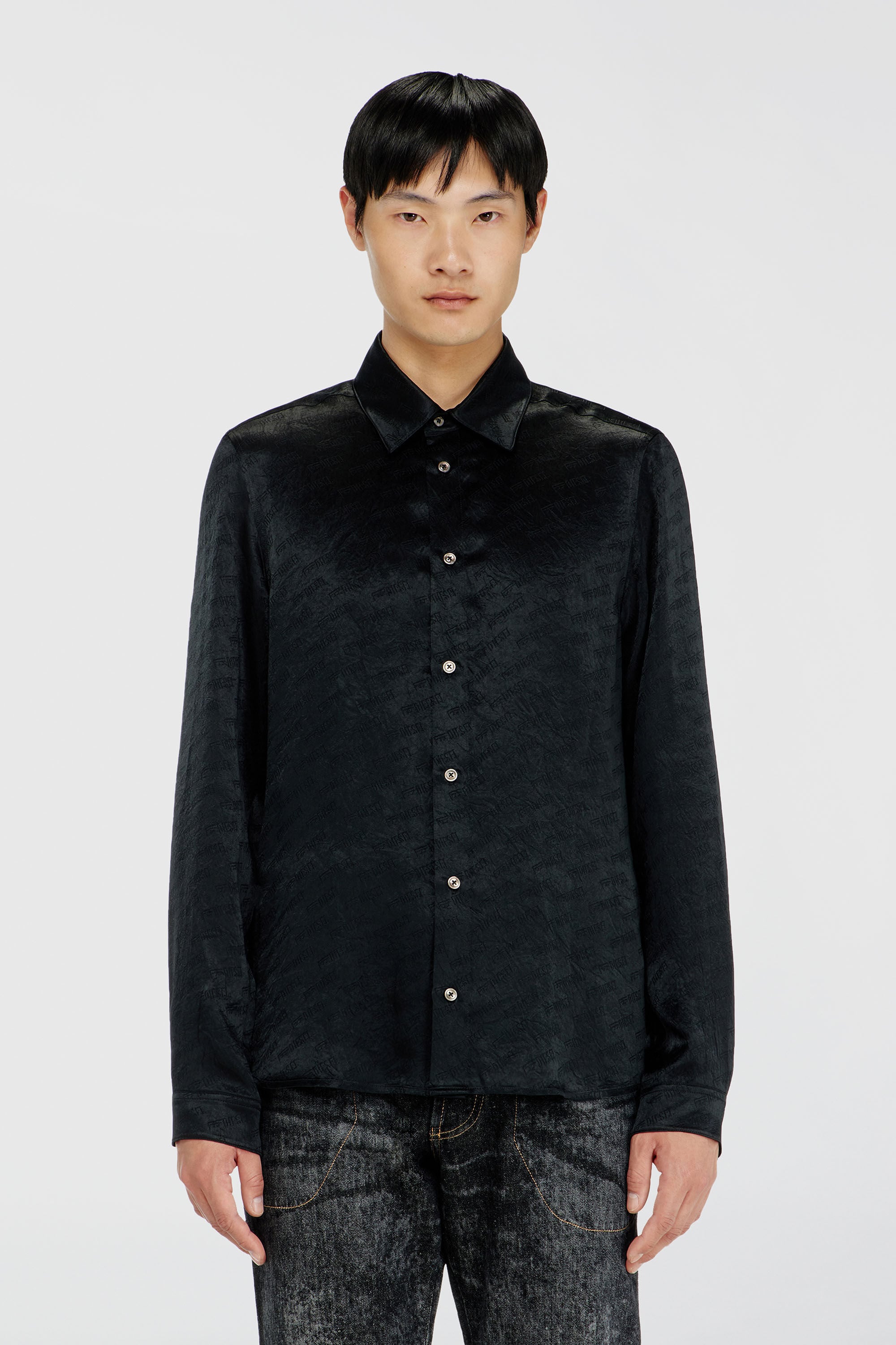 Diesel - S-KINNY-EFBZ, Camisa de sat&eacute;n arrugado jacquard con logo Hombre in Negro - 3