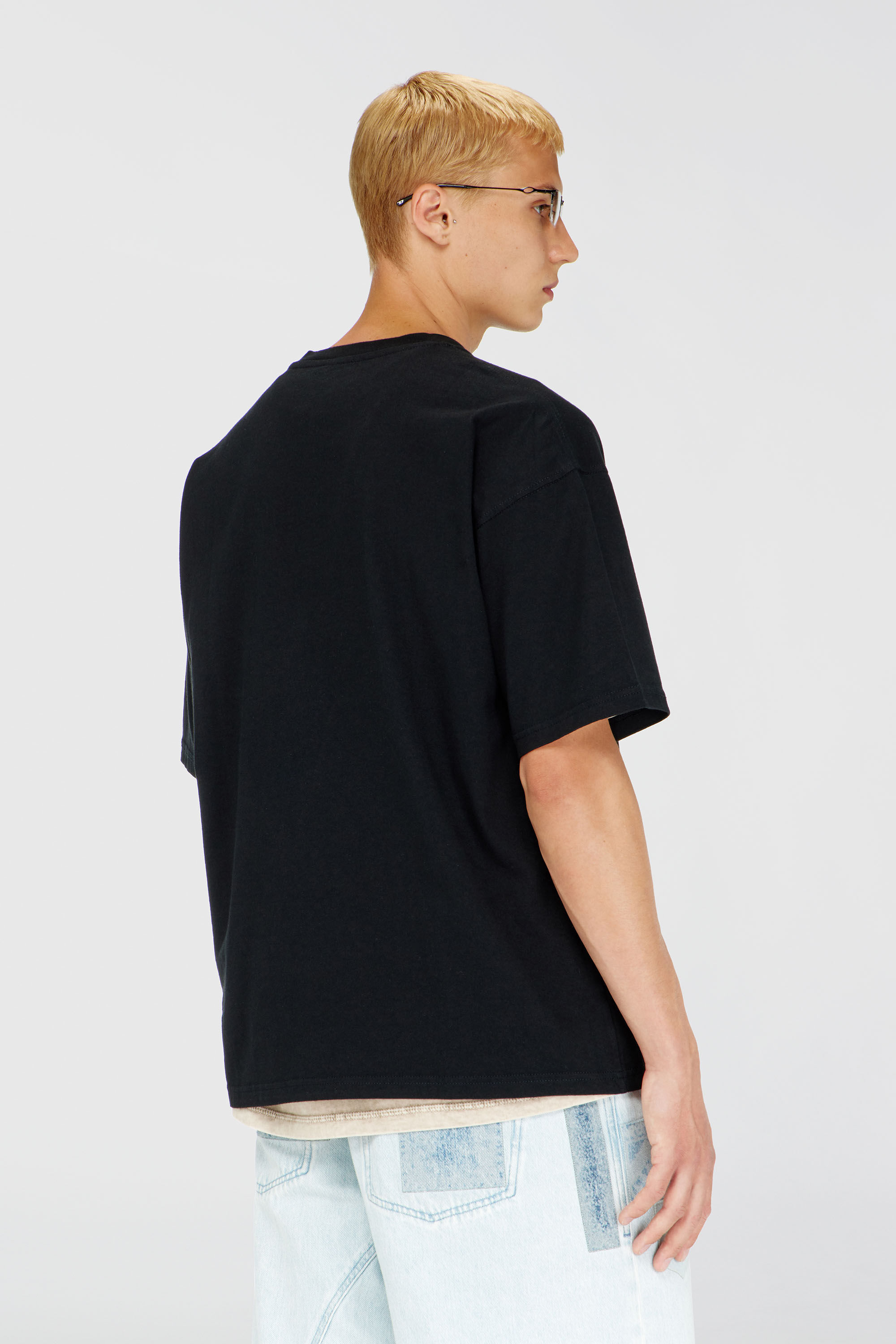 Diesel - T-BOXT-LAB, Camiseta con parche del logotipo en jacquard Hombre in Negro - 4