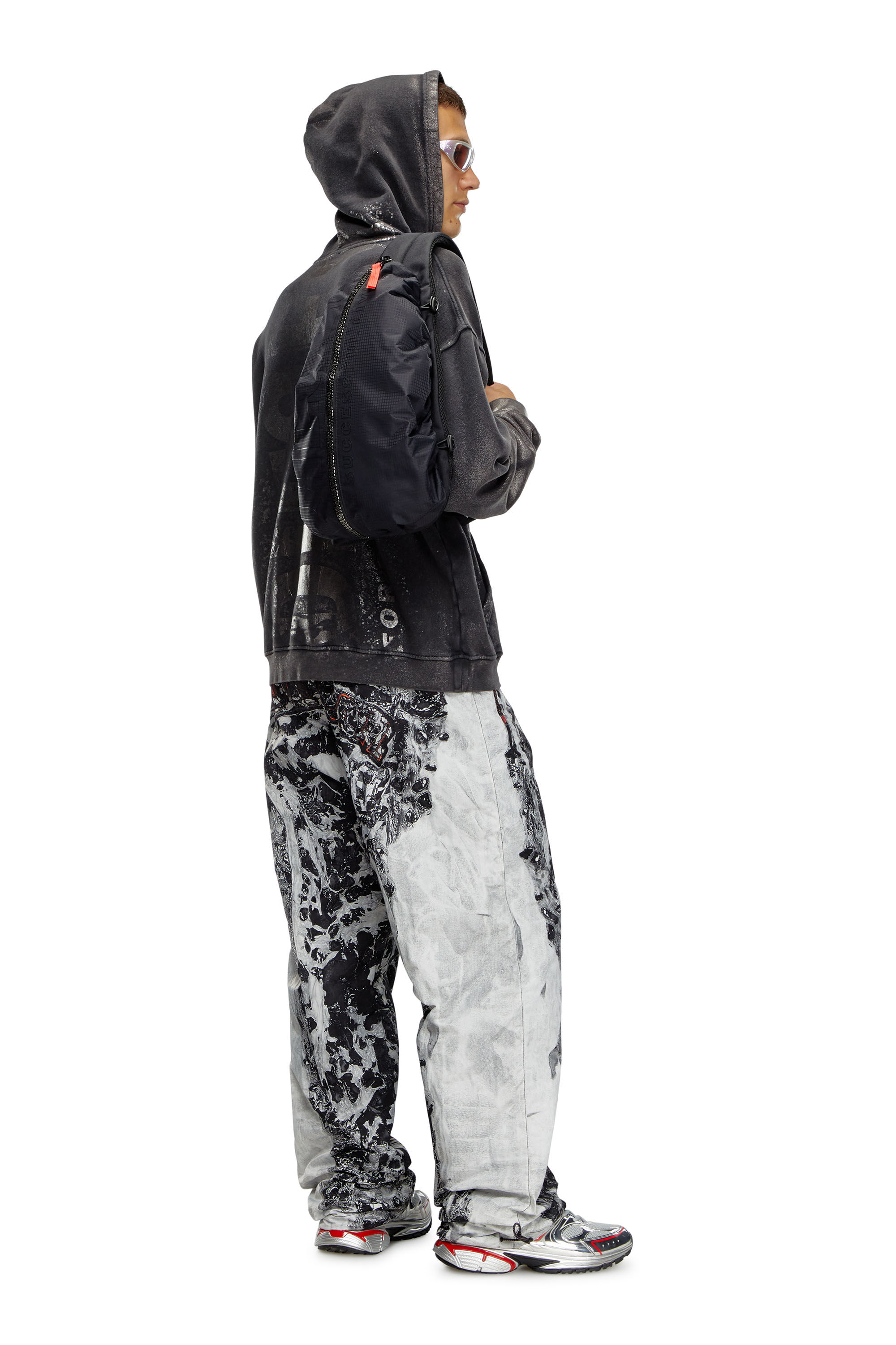 Diesel - ZIP-D SLING BAG X, Hombre Mochila de un solo tirante de tejido exterior de jacquard a cuadros in Negro - Image 6