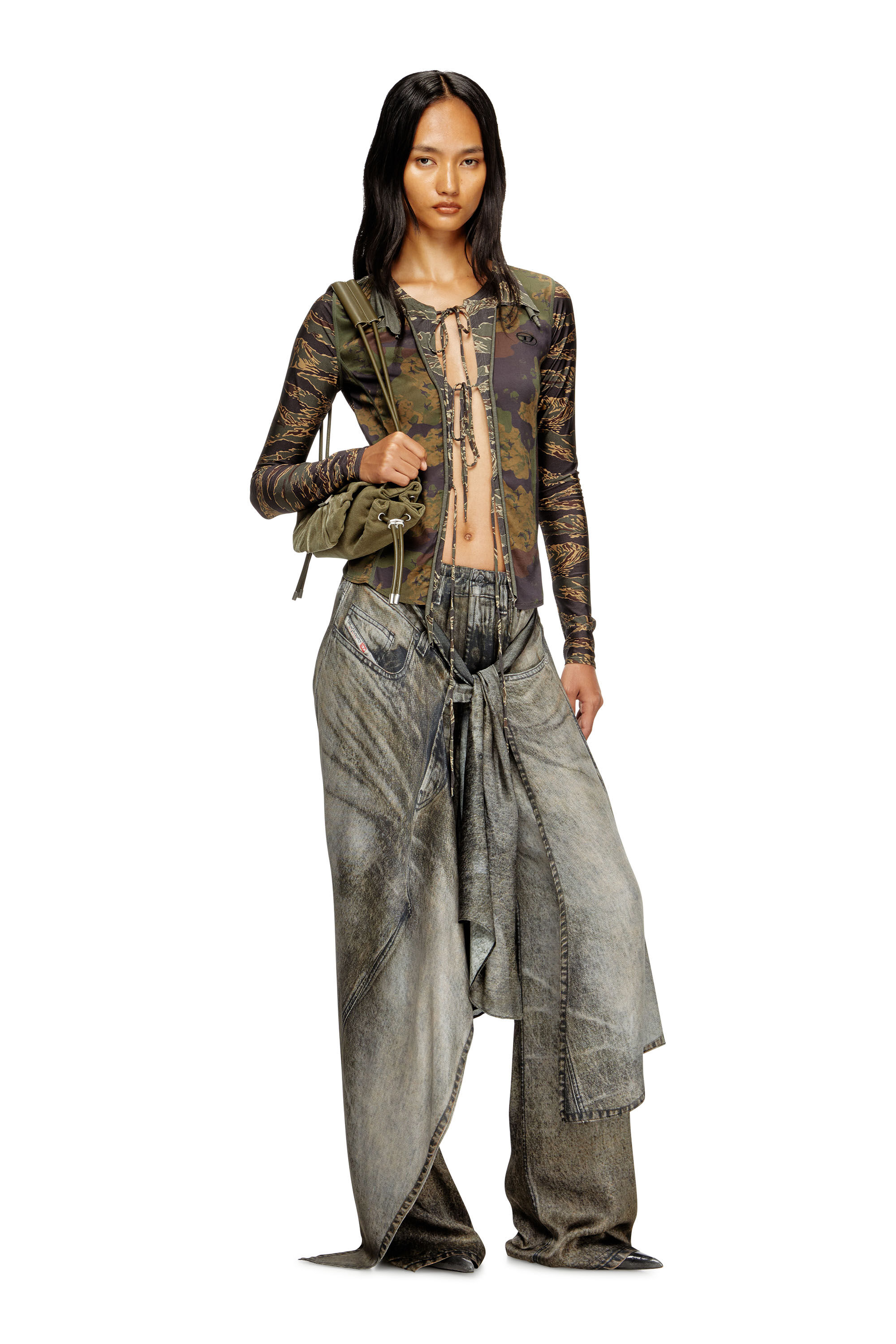 Diesel - P-ALOMA, Pantalones de corte cruzado de viscosa tipo denim Mujer in Gris - 1