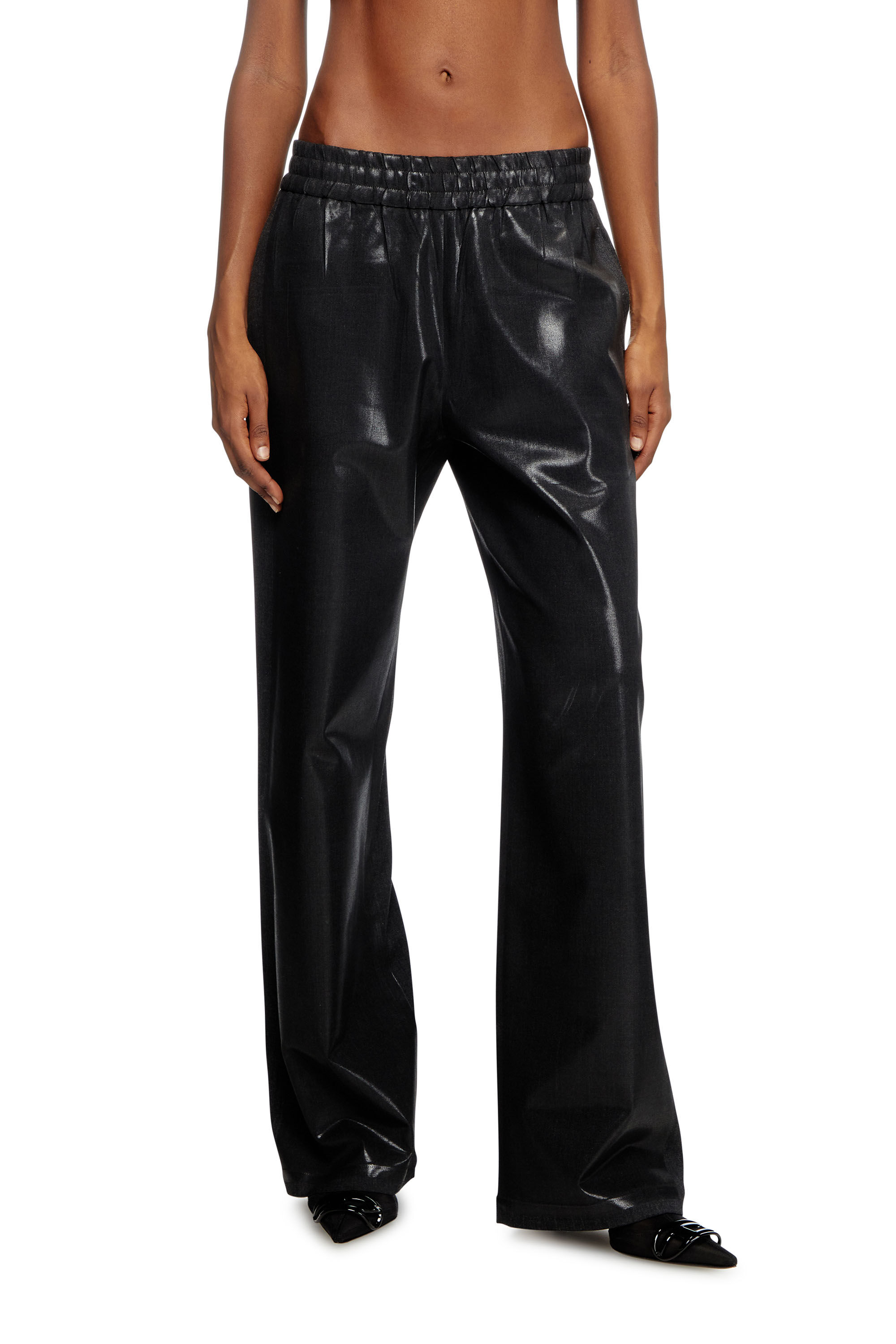 Diesel - P-DREY, Pantalones deportivos a medida de fit holgado Mujer in Negro - 3