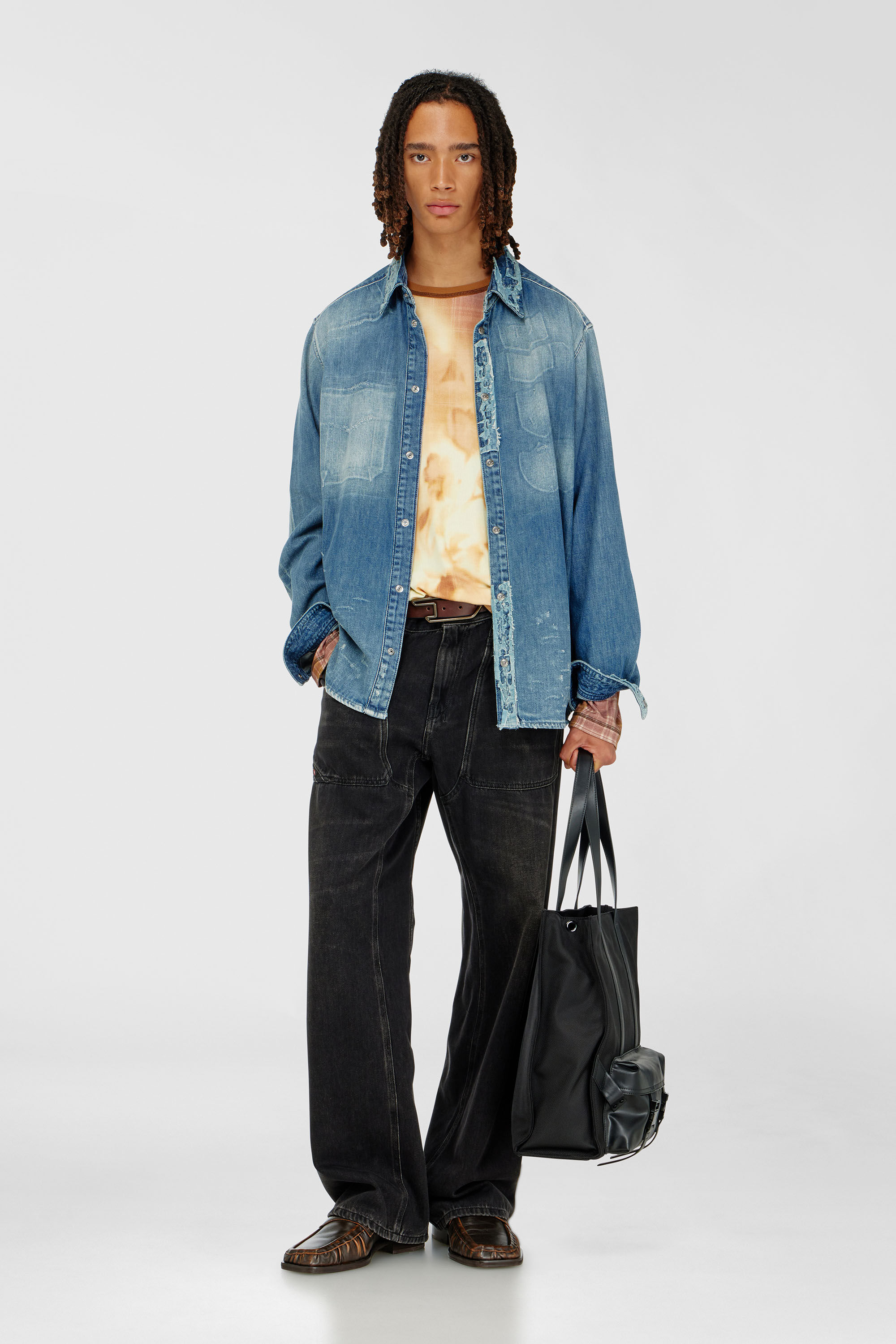 Diesel - D-SIMPLY, Camisa de denim con efecto patch desgastado Hombre in Azul marino - 1