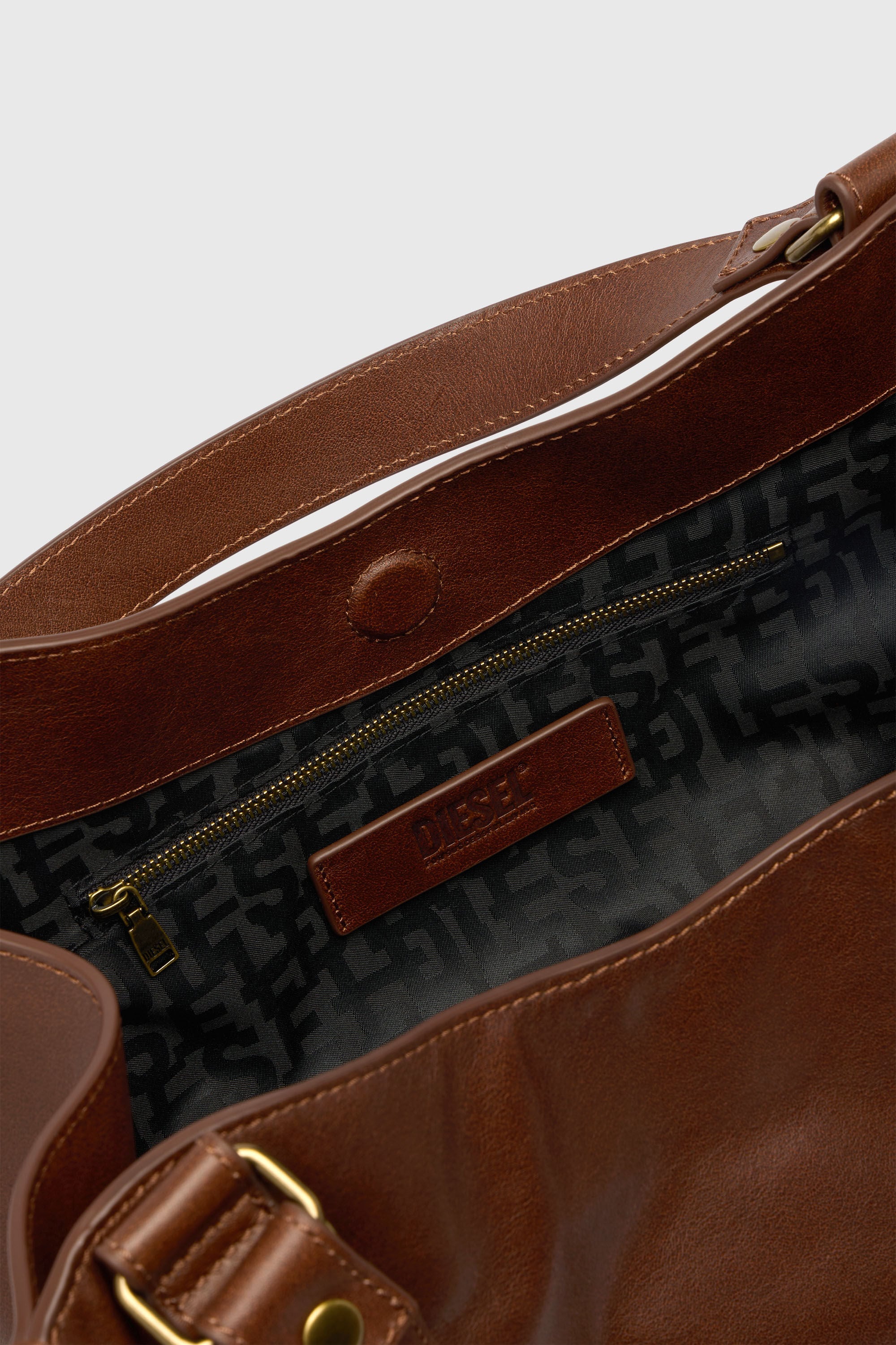 Diesel - D-ONE TOPHANDLE S, D-One-Bolso small con asa superior de piel tratada Mujer in Marr&oacute;n - 5