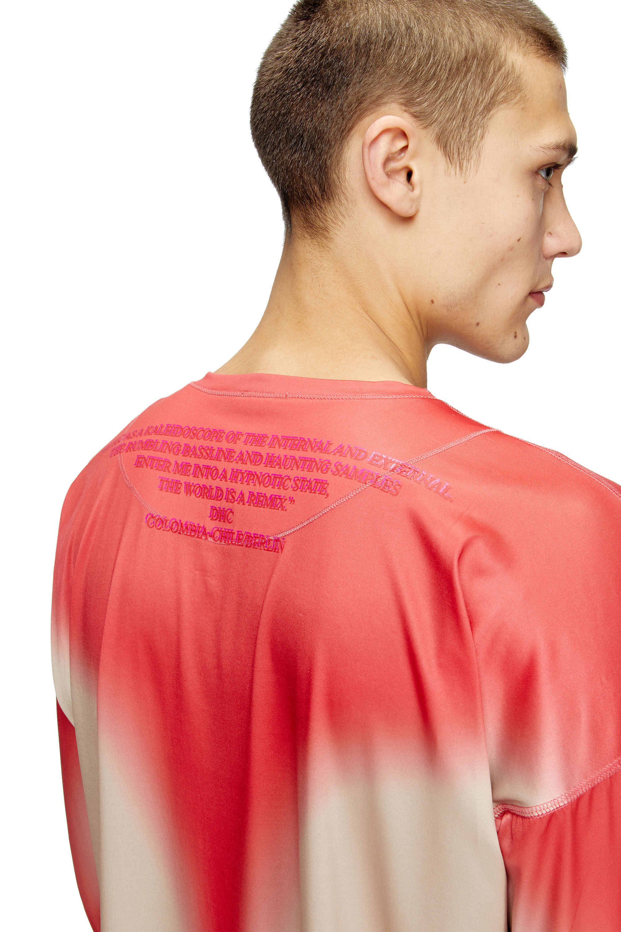 Diesel - T-OLAVI-BB, Camiseta de manga larga de tejido técnico con estampado de letras de canciones Unisex in Rosa - 5