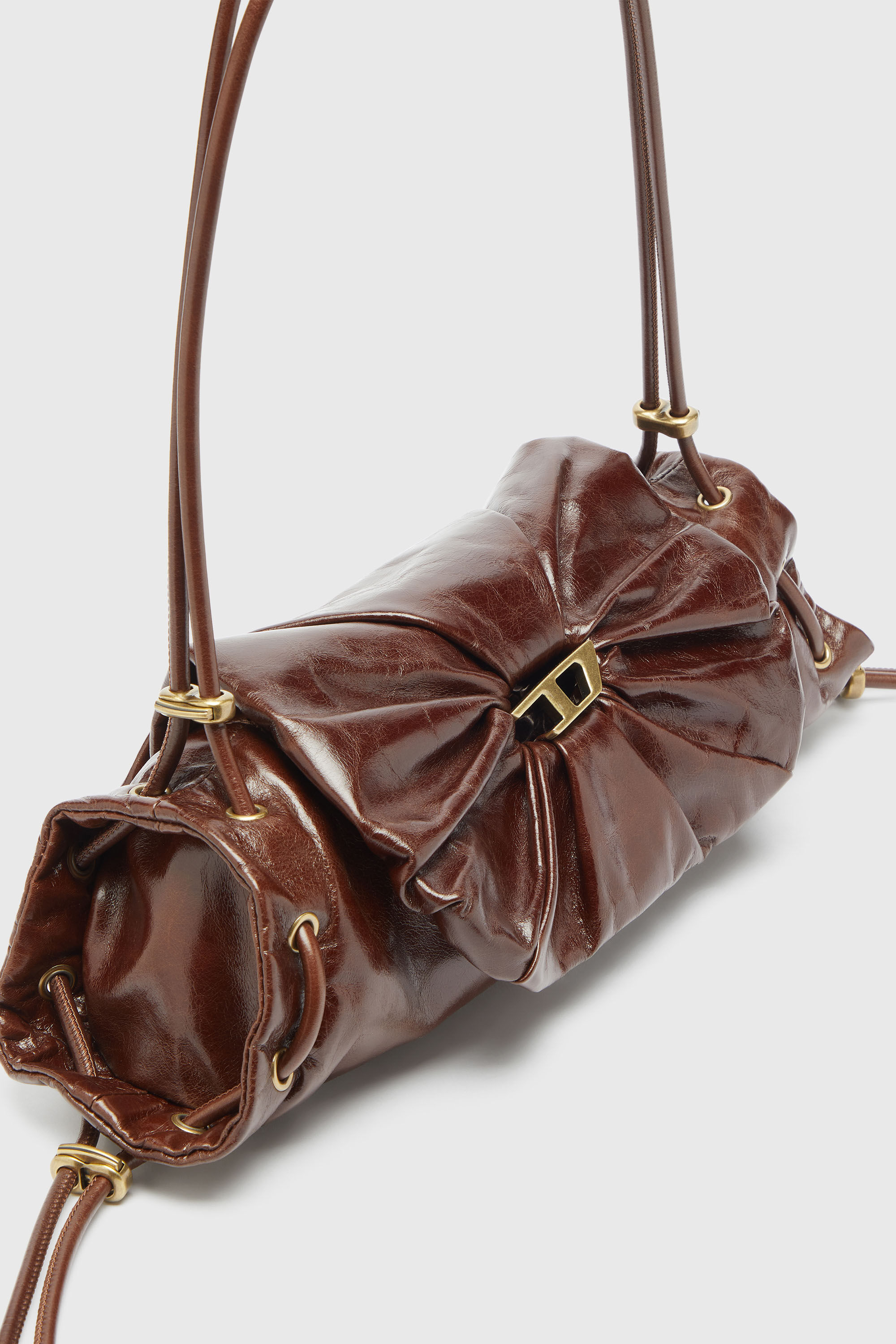 Diesel - SCRUNCH-D SHOULDER S, Scrunch-D-Bolso de hombro peque&ntilde;o de cuero arrugado Mujer in Marr&oacute;n - 5