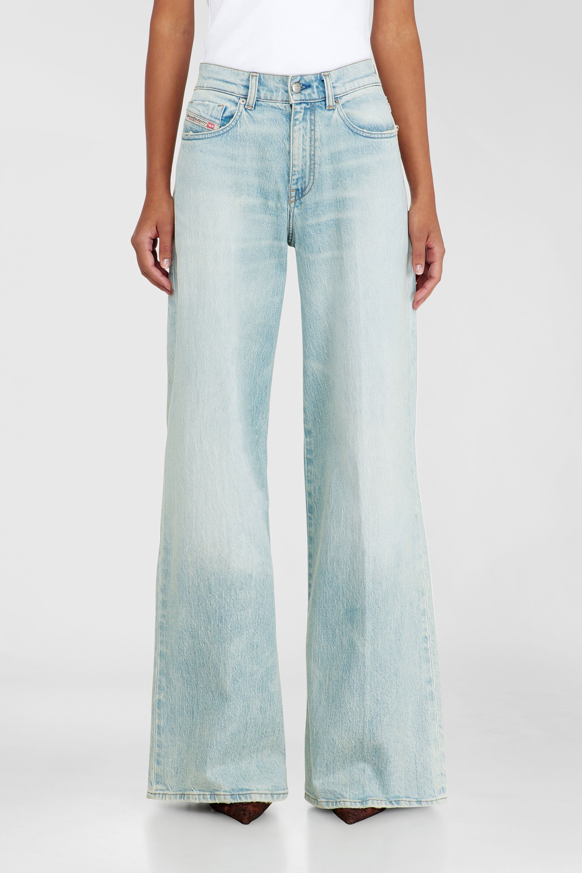 Diesel - Flare Jeans 1978 D-Akemi 0KBBX Mujer, Azul Claro - 4