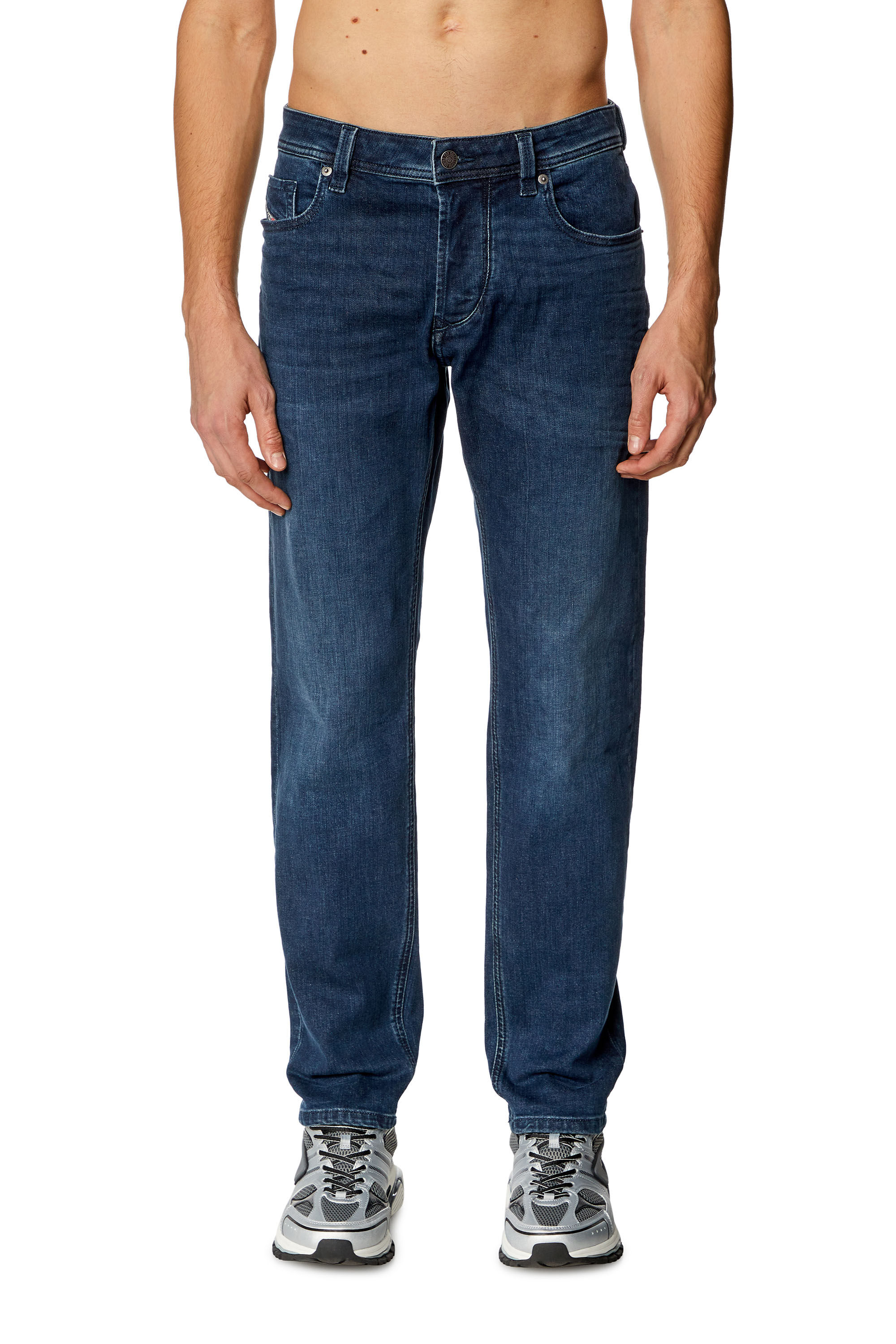 Diesel - Tapered Jeans 1986 Larkee-Beex 0CNAA, Azul Oscuro - Image 3