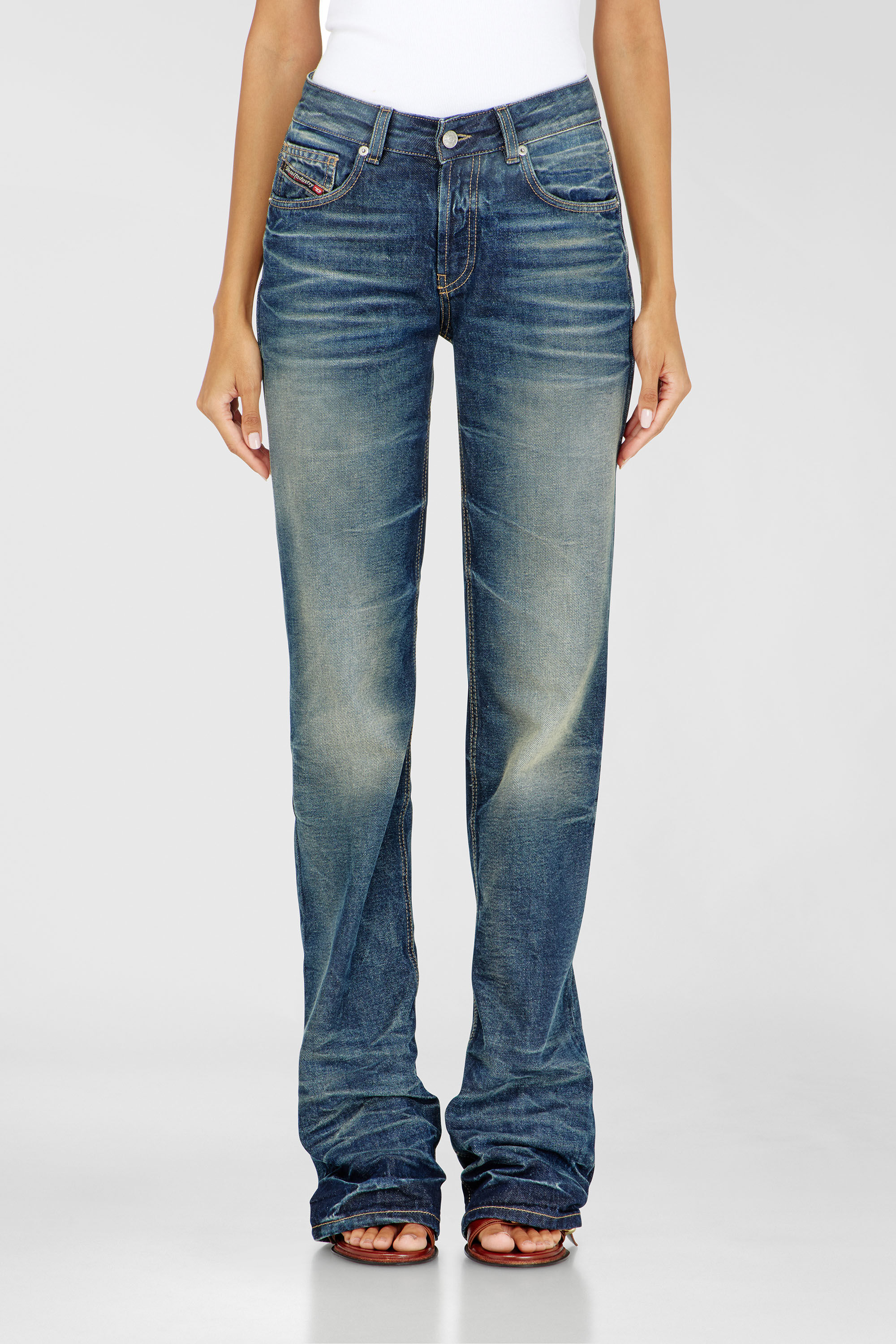Diesel - Regular Jeans D-Heel 0DBFC Mujer, Azul medio - 4