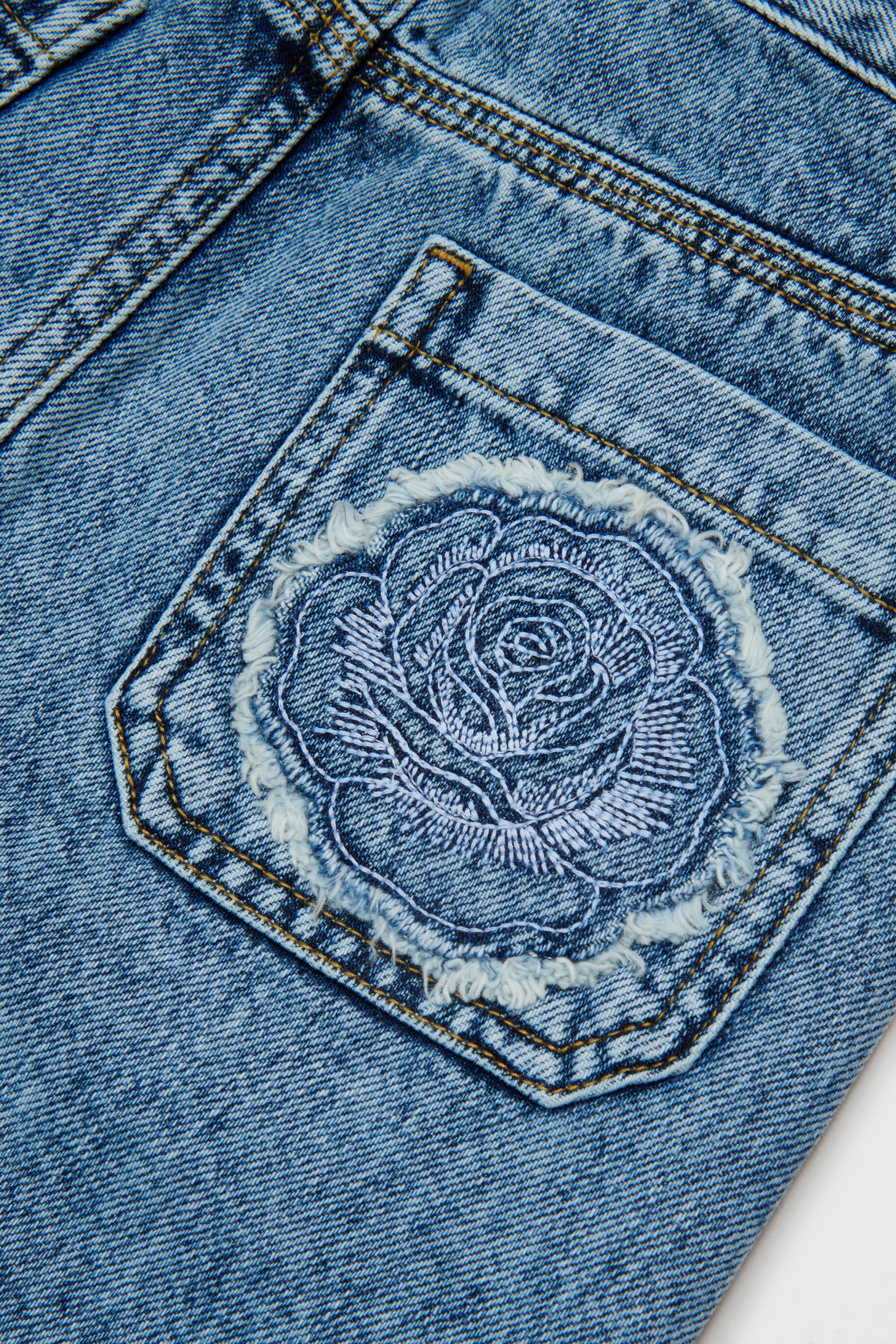 Diesel - GELKA, Falda vaquera deshilachada con parche de rosa Mujer in Azul marino - 4