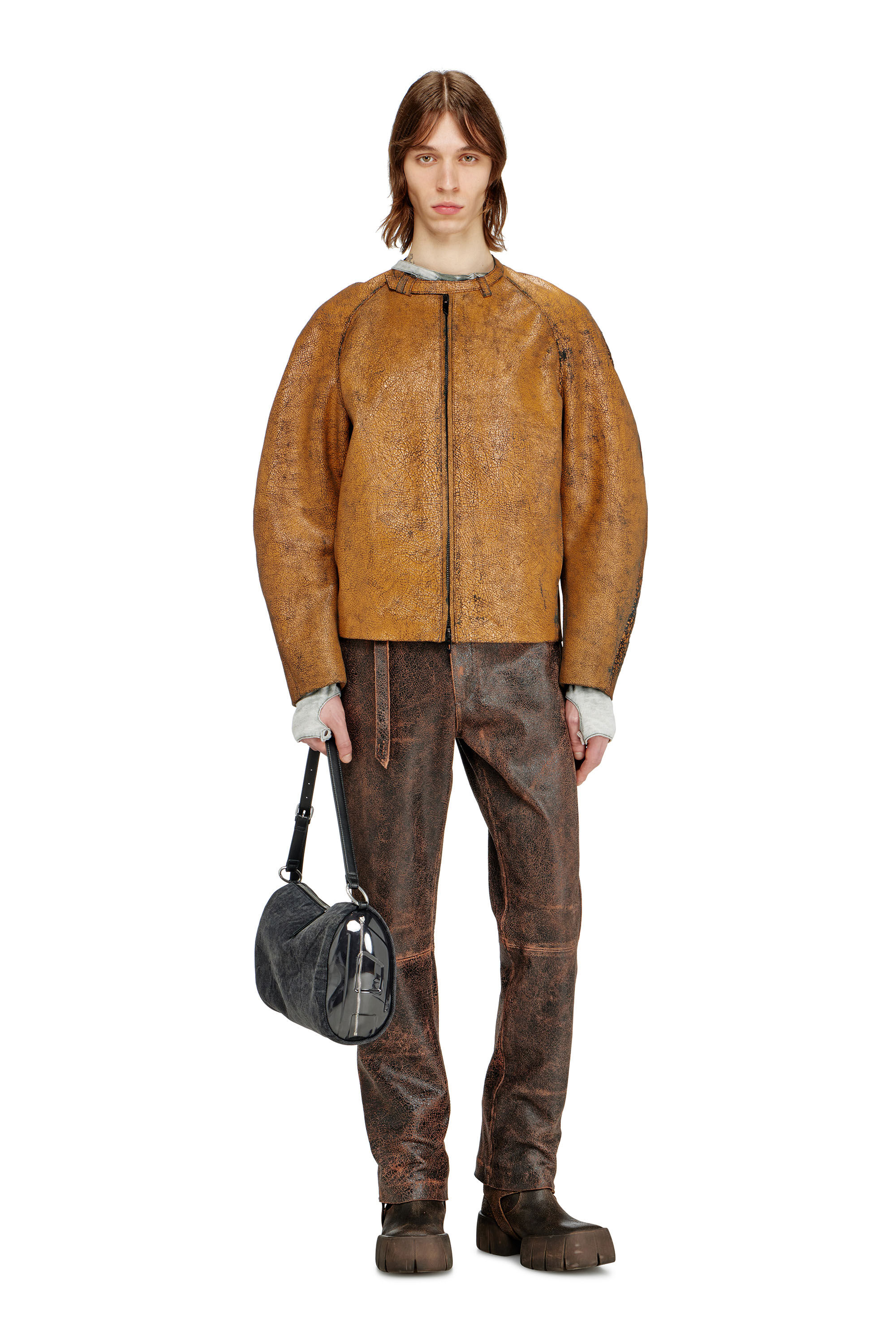 Diesel - P-NURI, Pantalones de cuero agrietado con detalle de correa biker Hombre in Marr&oacute;n - 1