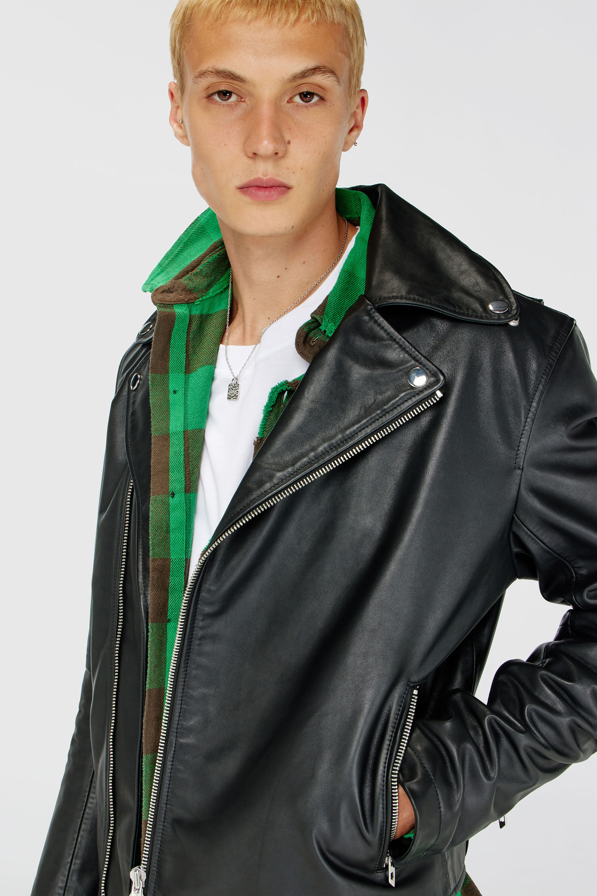 Diesel - L-EO-WRD, Chaqueta biker de cuero encerado Hombre in Negro - 5