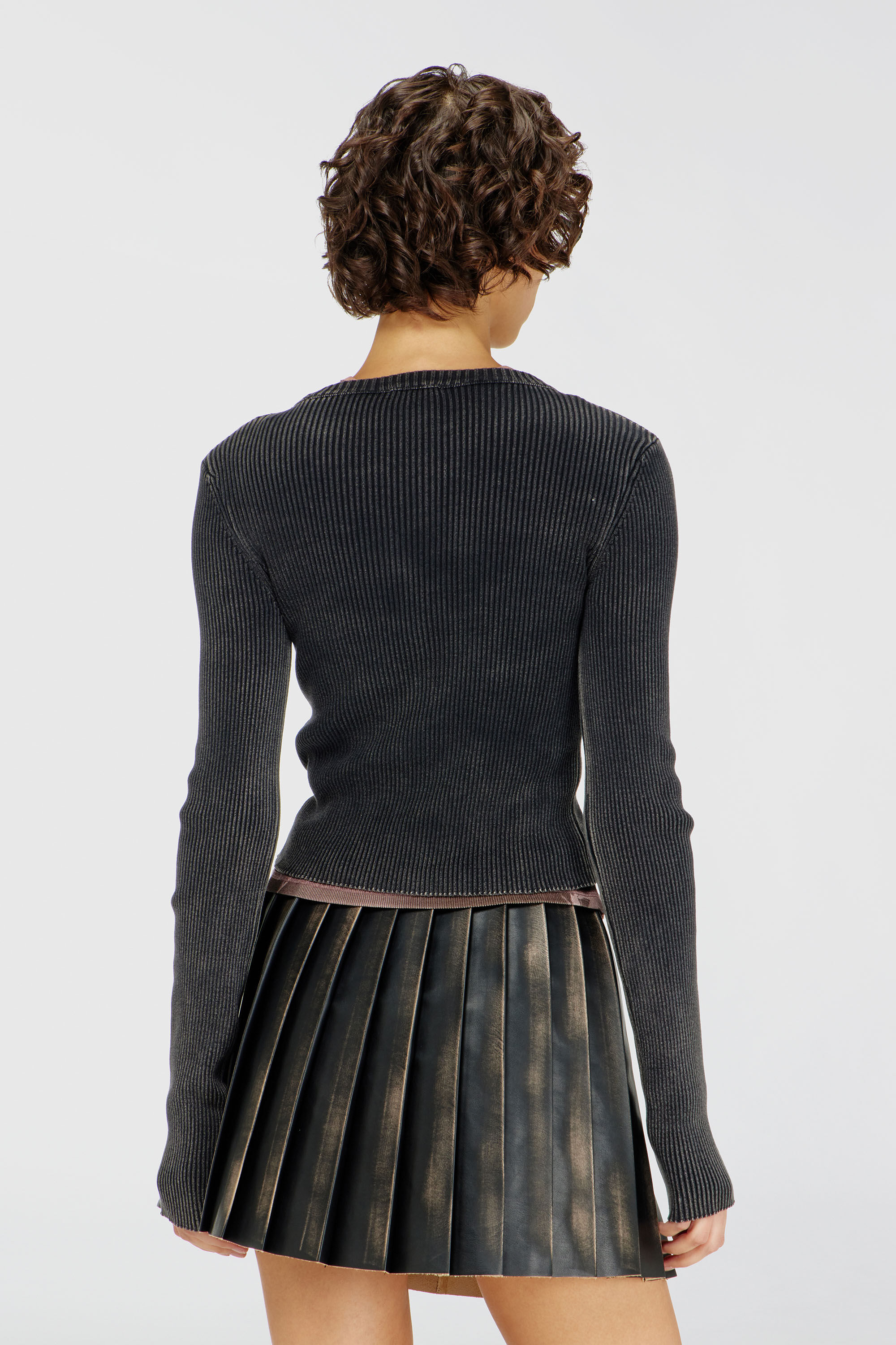 Diesel - M-ANCHOR-A, Jersey corto con logotipo recortado Mujer in Negro - 4