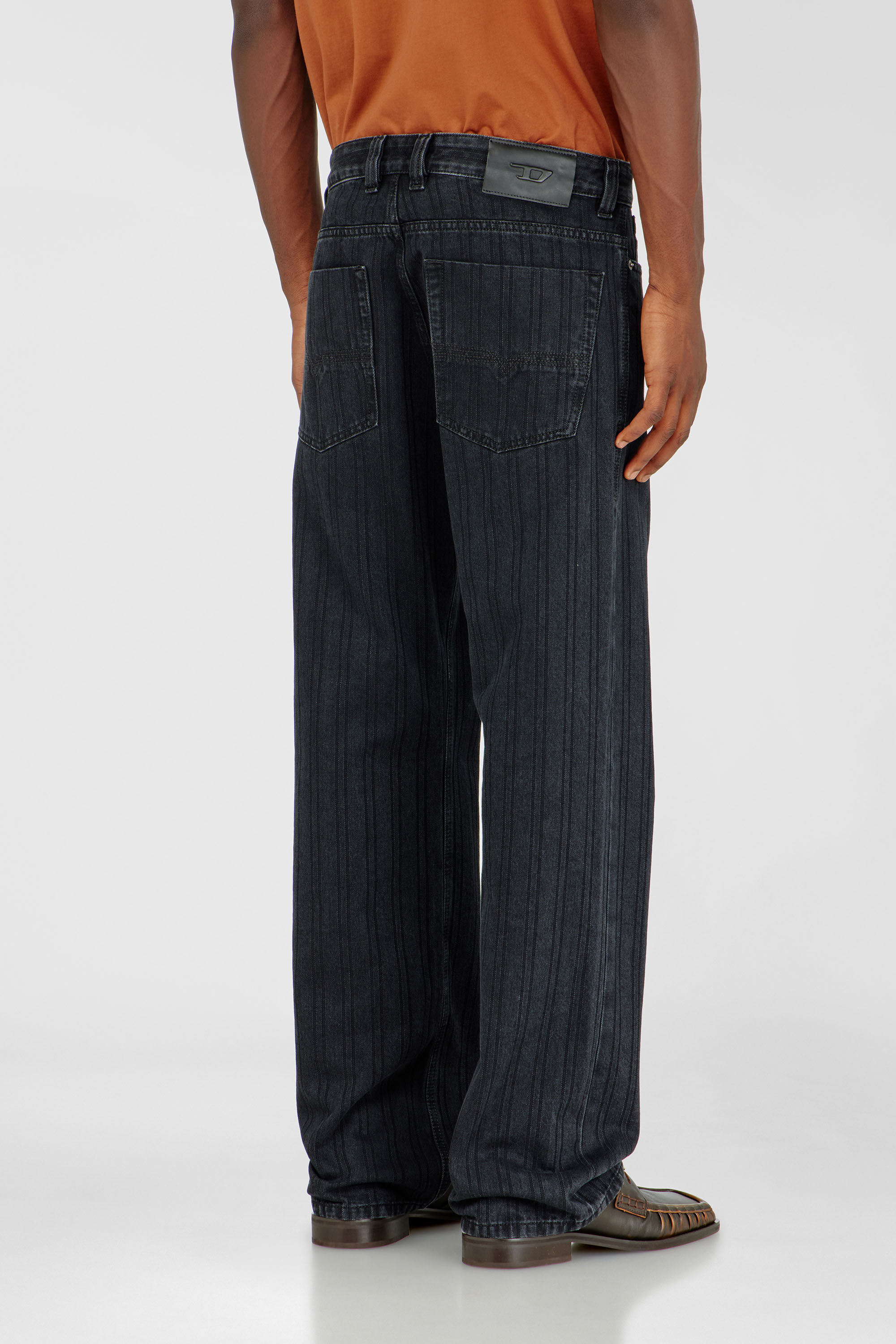 Diesel - Relaxed Jeans 1980 D-Eeper 09Q12 Hombre, Negro/Gris oscuro - 5