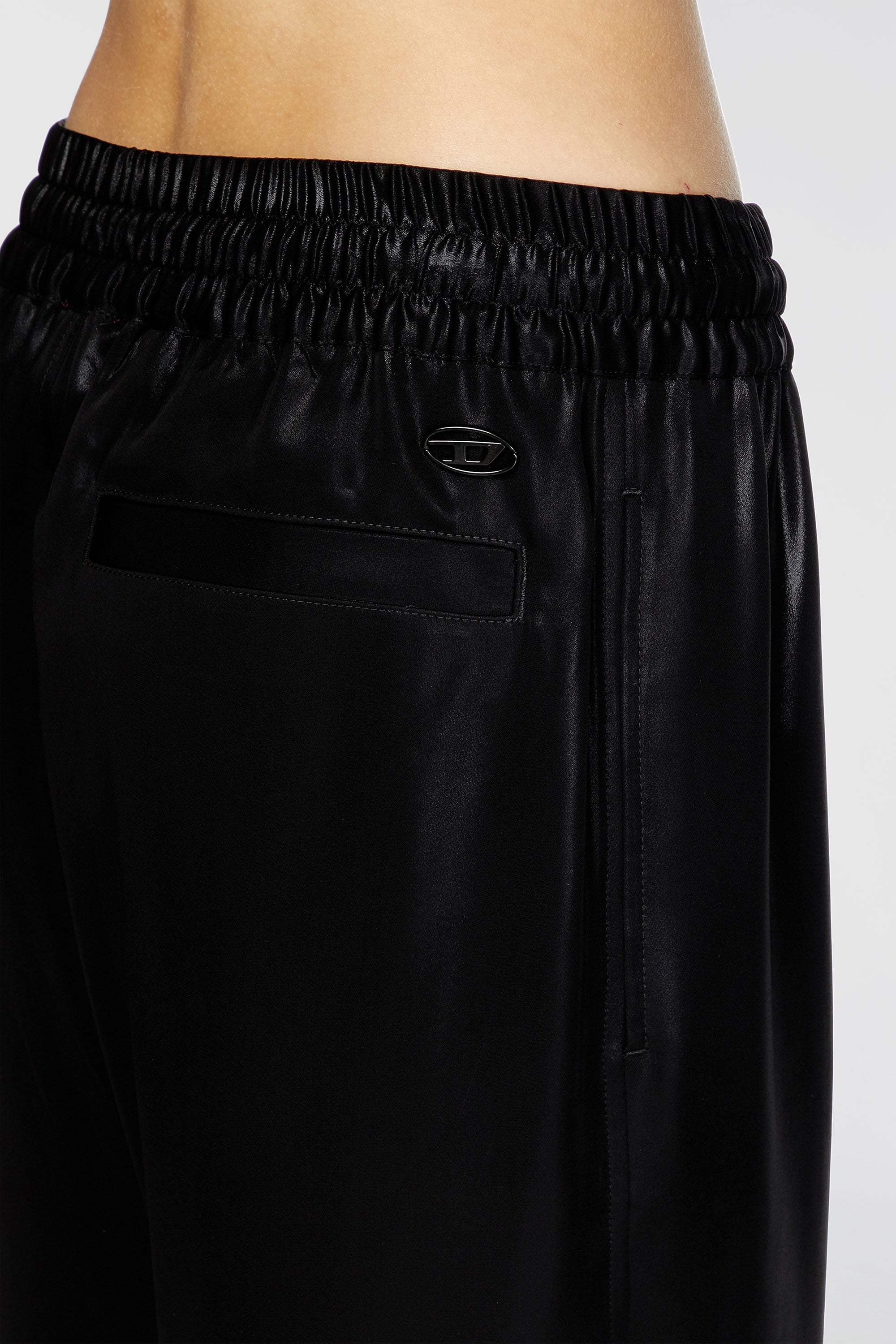 Diesel - P-DREYER-C-WN-Q1, Pantalones deportivos de sat&eacute;n Mujer in Negro - 5