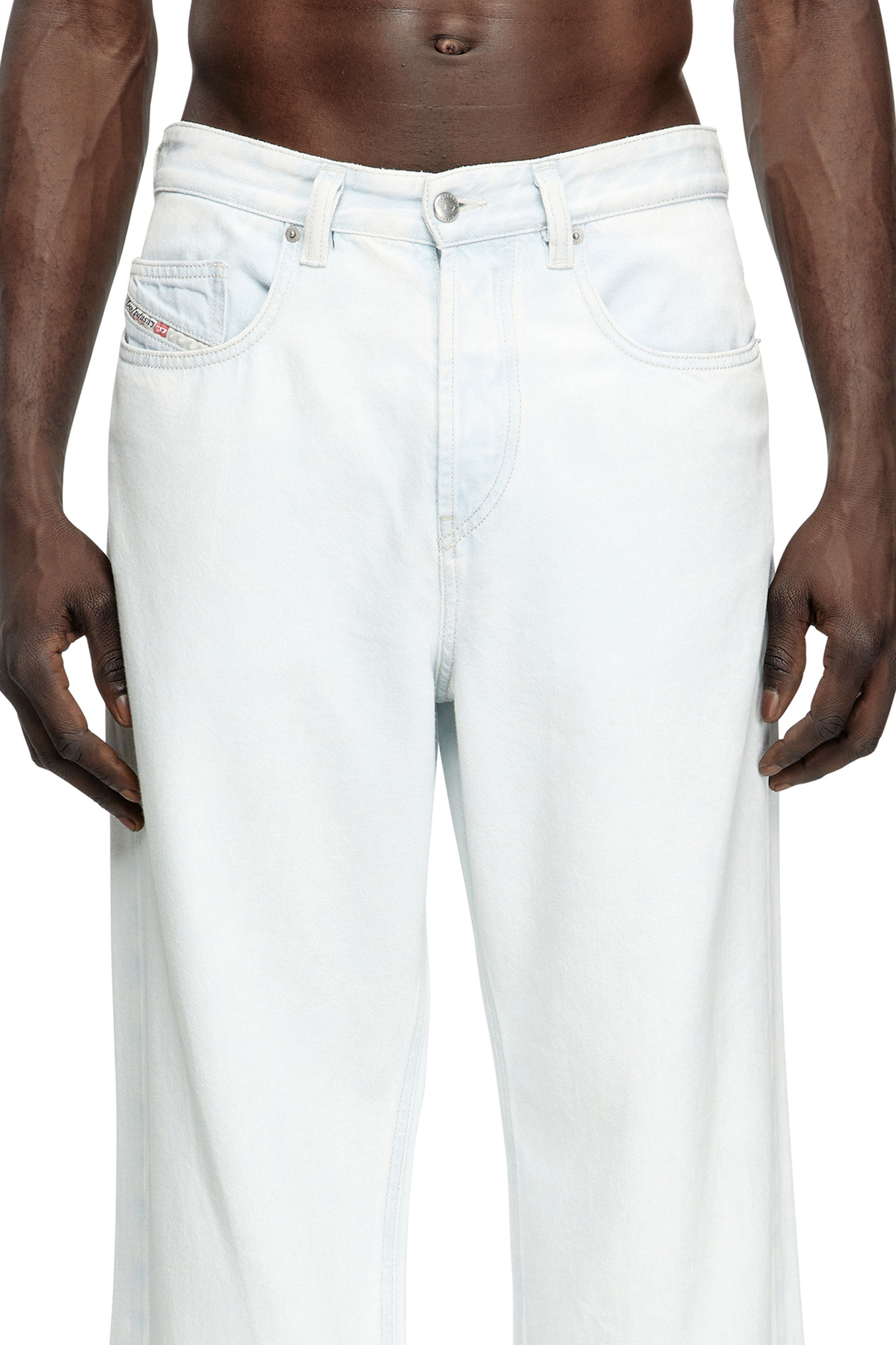 Diesel - Relaxed Jeans 2001 D-Macro 09M08 Hombre, Azul Claro - 5