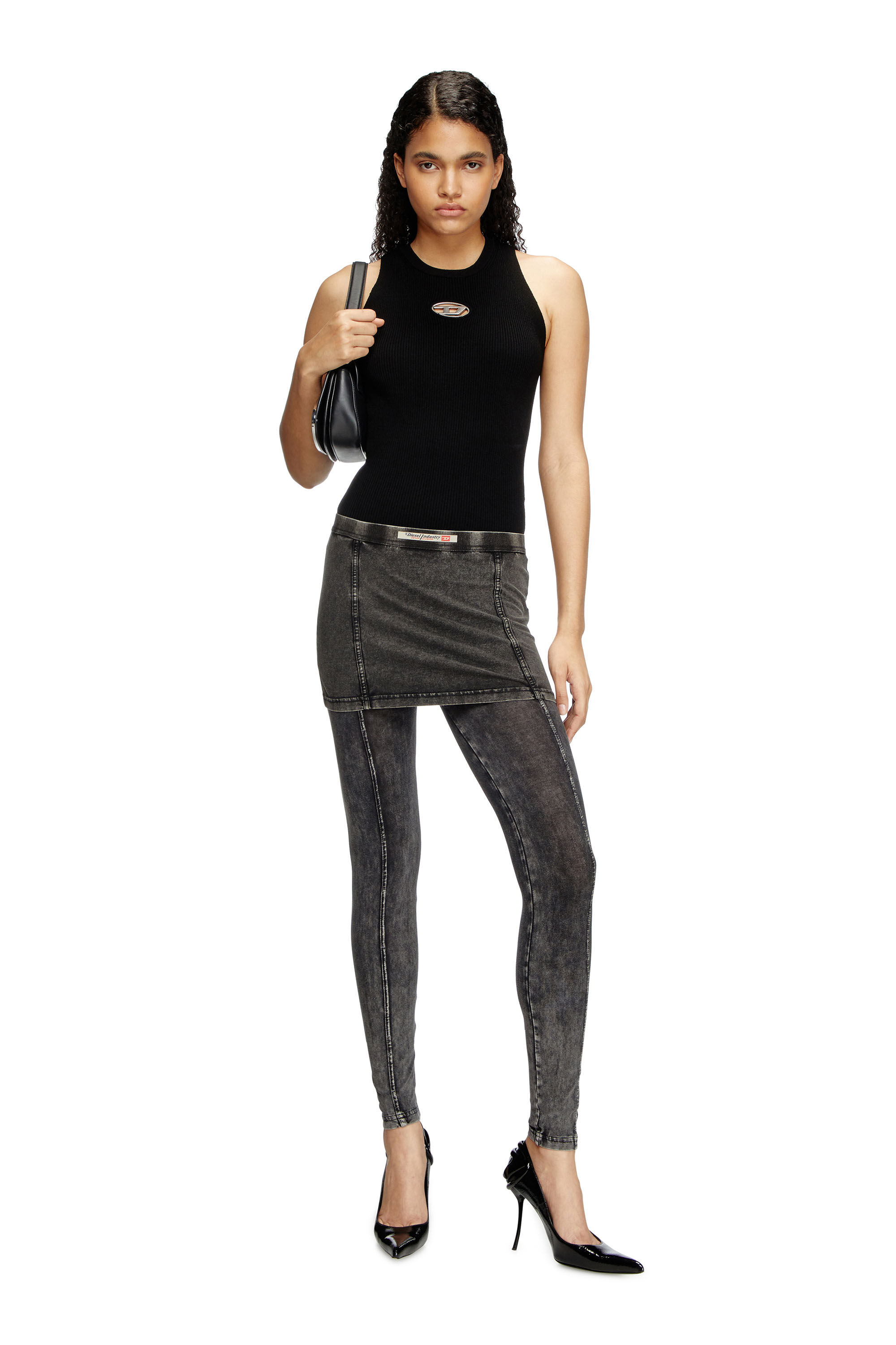 Diesel - M-CADDIX-TOP, Camiseta tejida en canalé con pequeña placa con el logotipo Mujer in Negro - 1