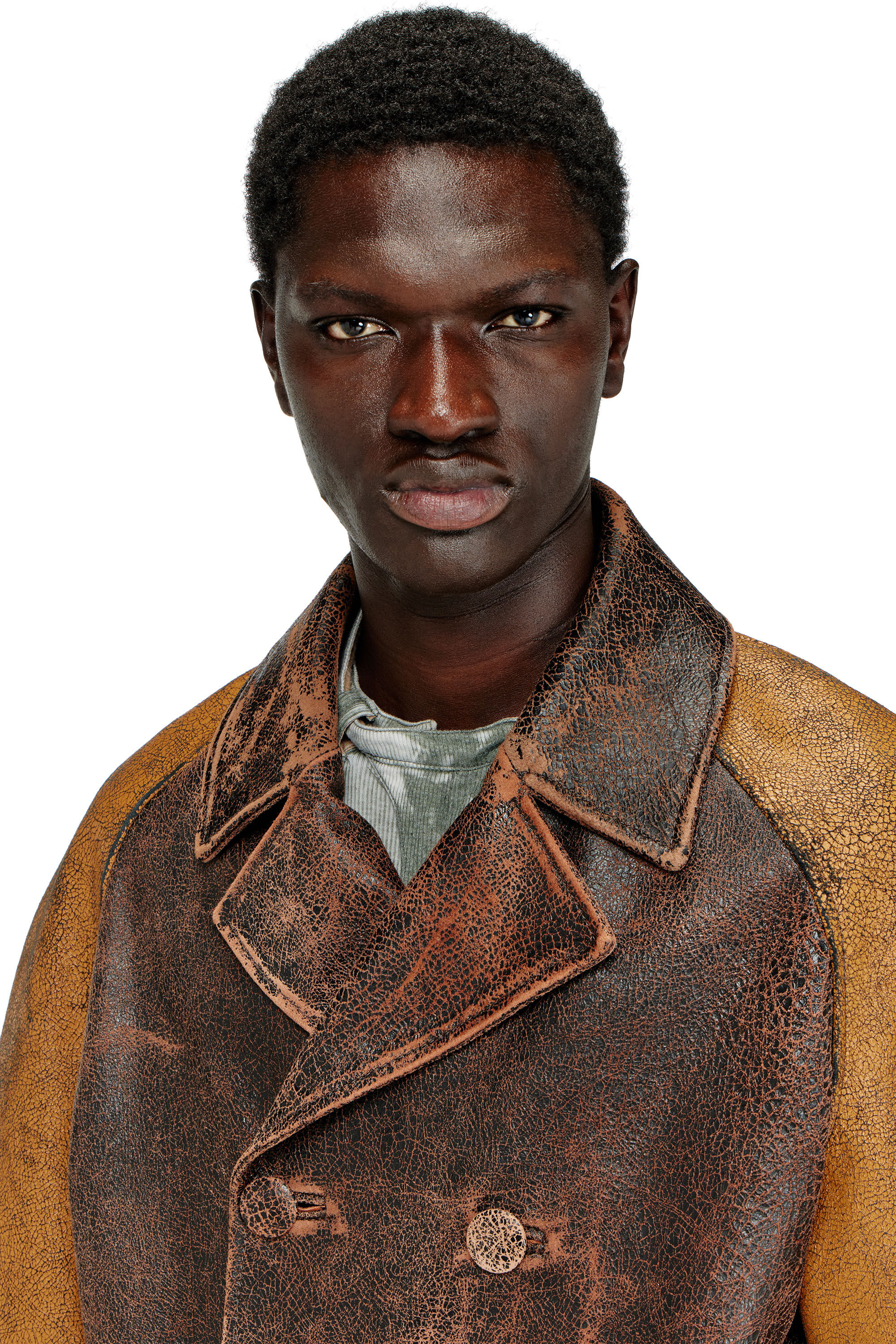 Diesel - L-NAHUN, Abrigo marinero cocoon en cuero efecto agrietado Hombre in Marr&oacute;n - 5