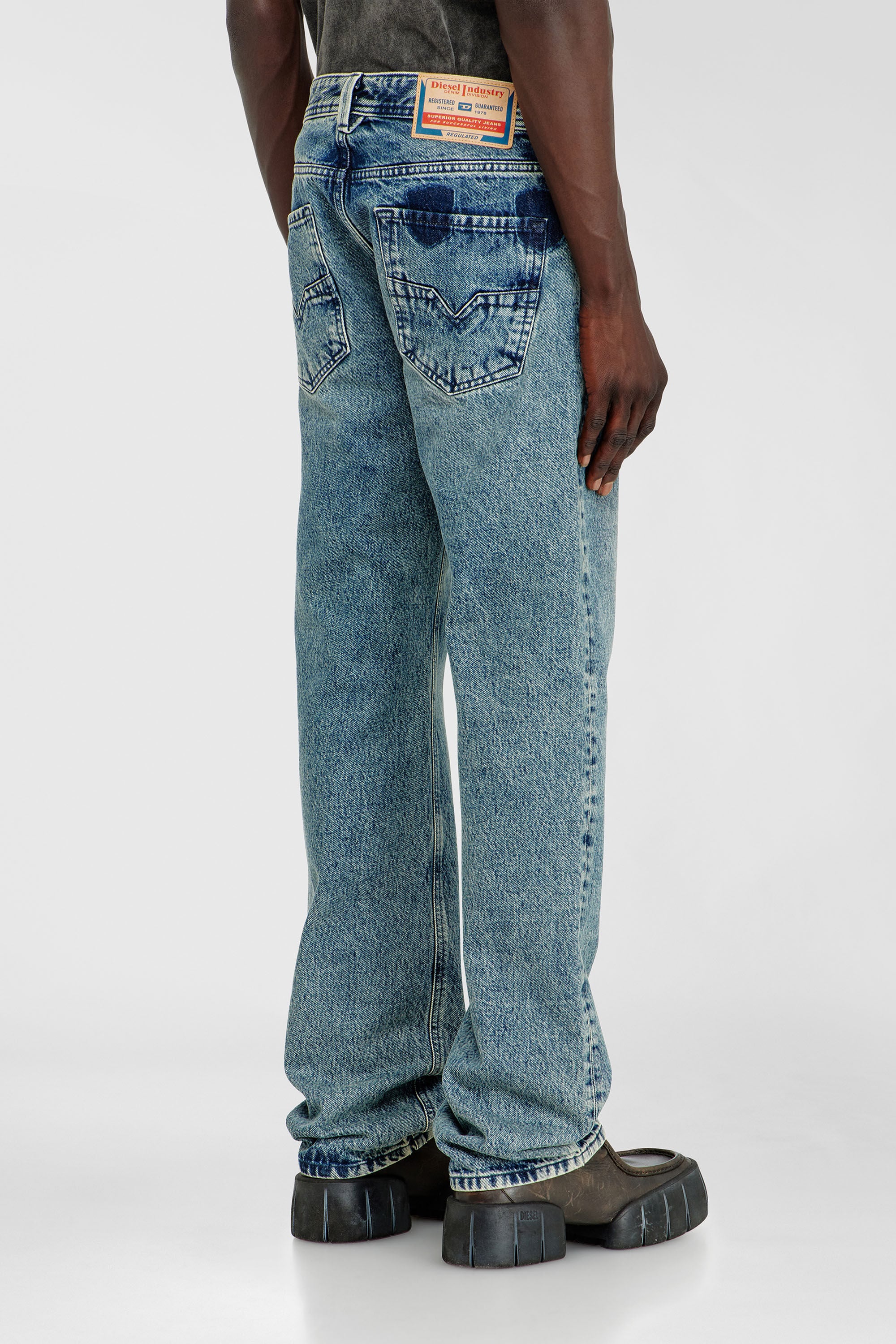 Diesel - Regular Jeans 1985 Larkee 0IFBV Hombre, Azul medio - 5