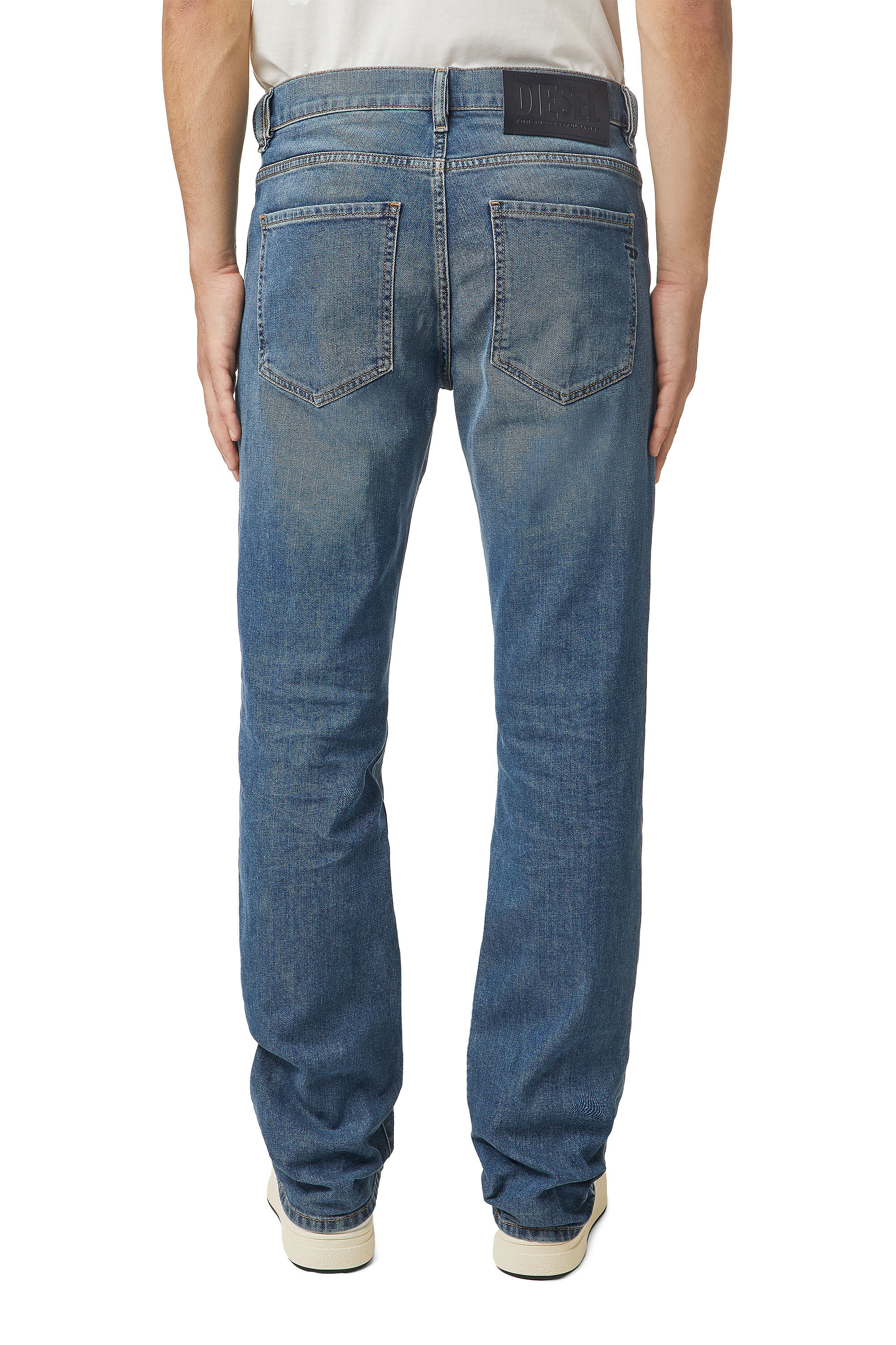 Diesel - D-Vocs 009EI Bootcut Jeans, Azul medio - Image 4