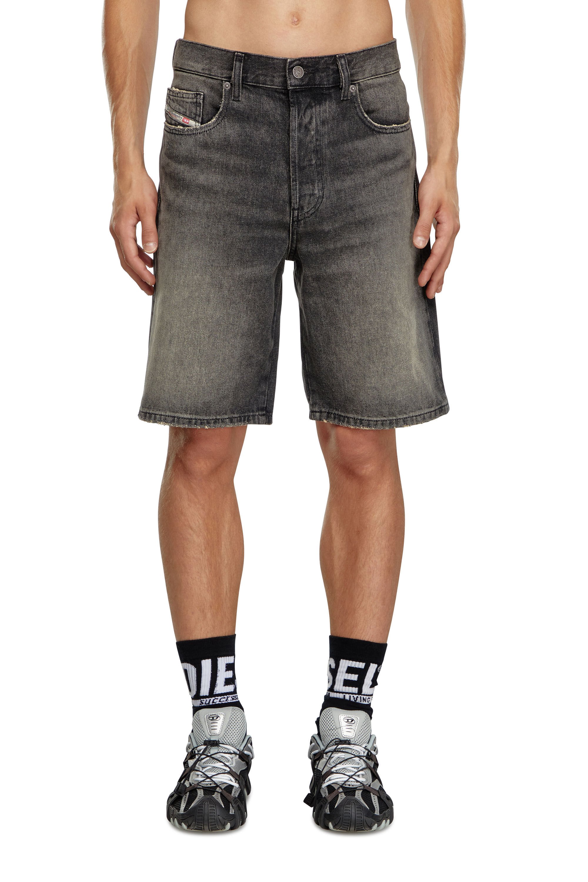 Diesel - REGULAR-SHORT, Hombre Pantalones cortos en denim in Negro - Image 3