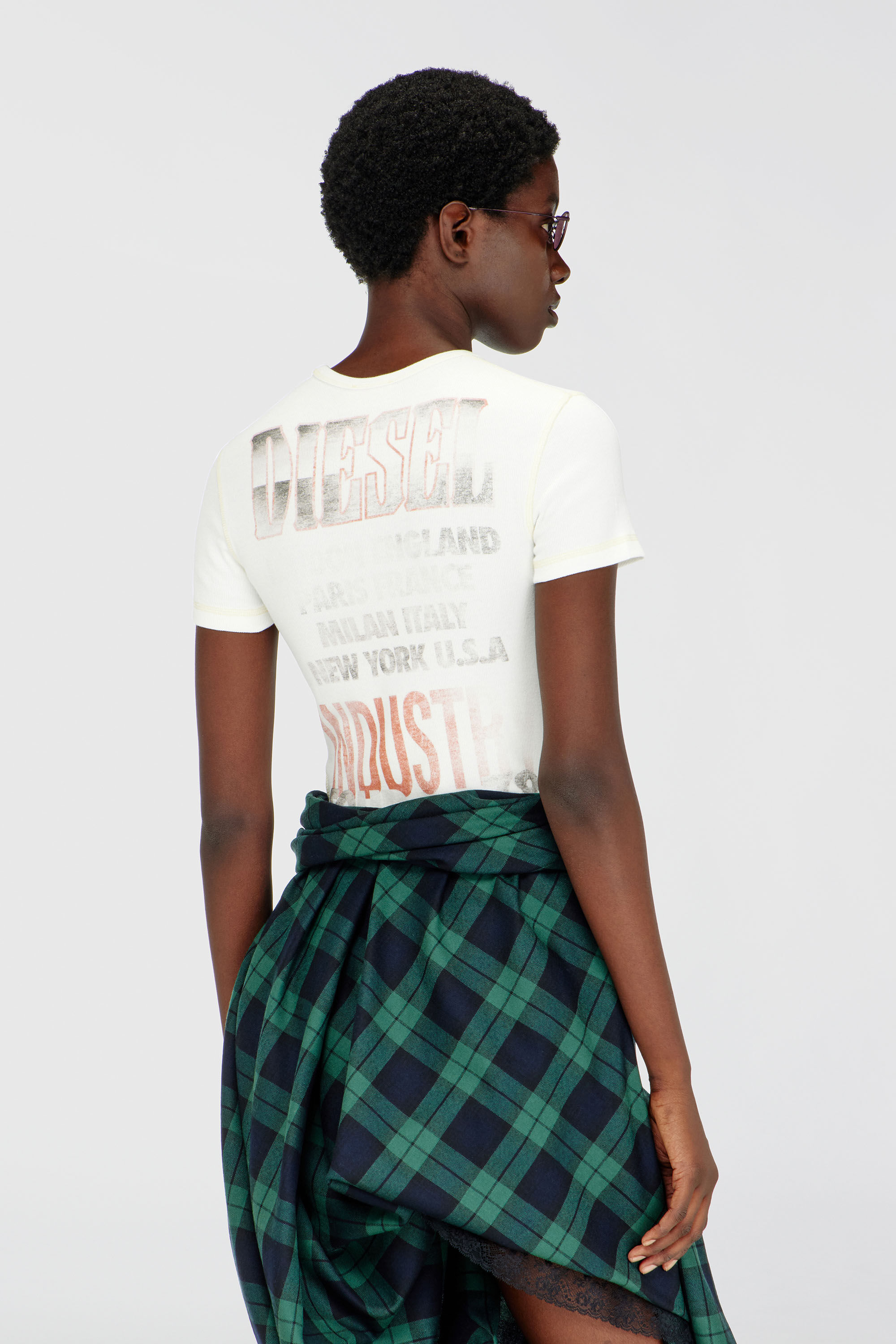 Diesel - T-MARSY-RIB, Camiseta de canal&eacute; con gr&aacute;ficos de concierto Mujer in Blanco - 4