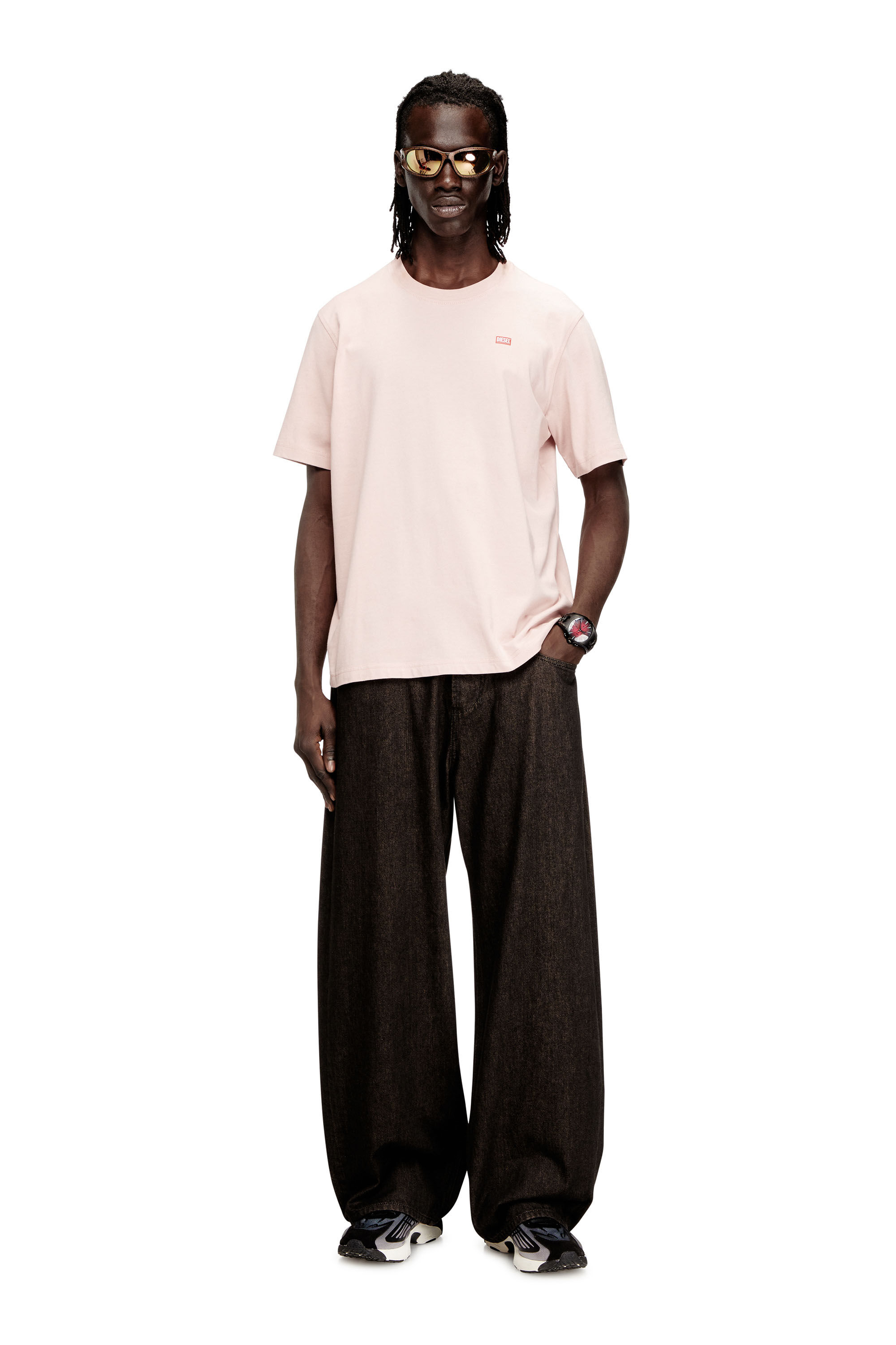 Diesel - T-ADJUST-V10, Camiseta regular con parche de Diesel y estampado fotográfico Hombre in Rosa - 1