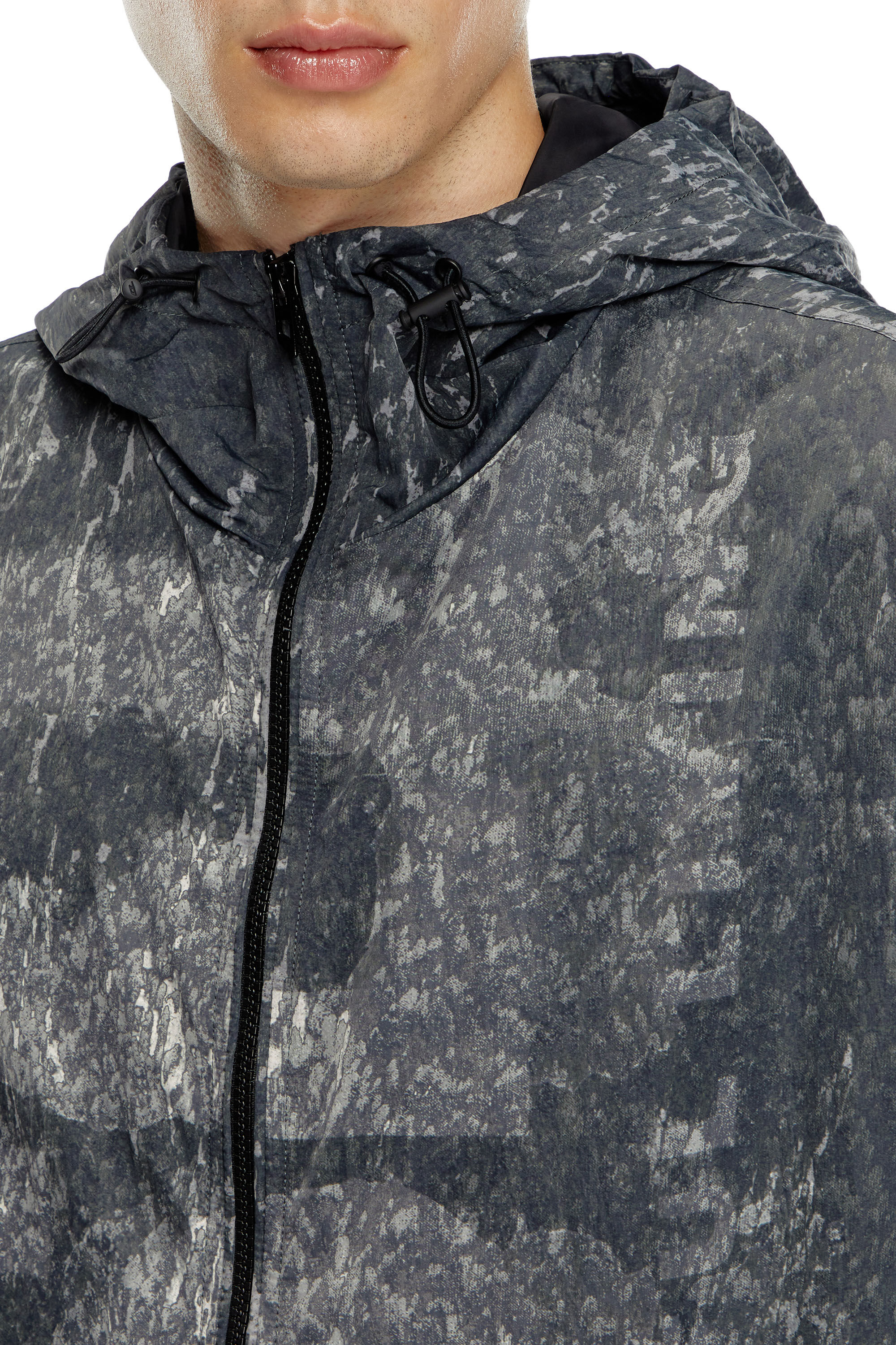 Diesel - J-BRICK, Anorak con capucha y estampado Rain Camo Hombre in Negro - 5