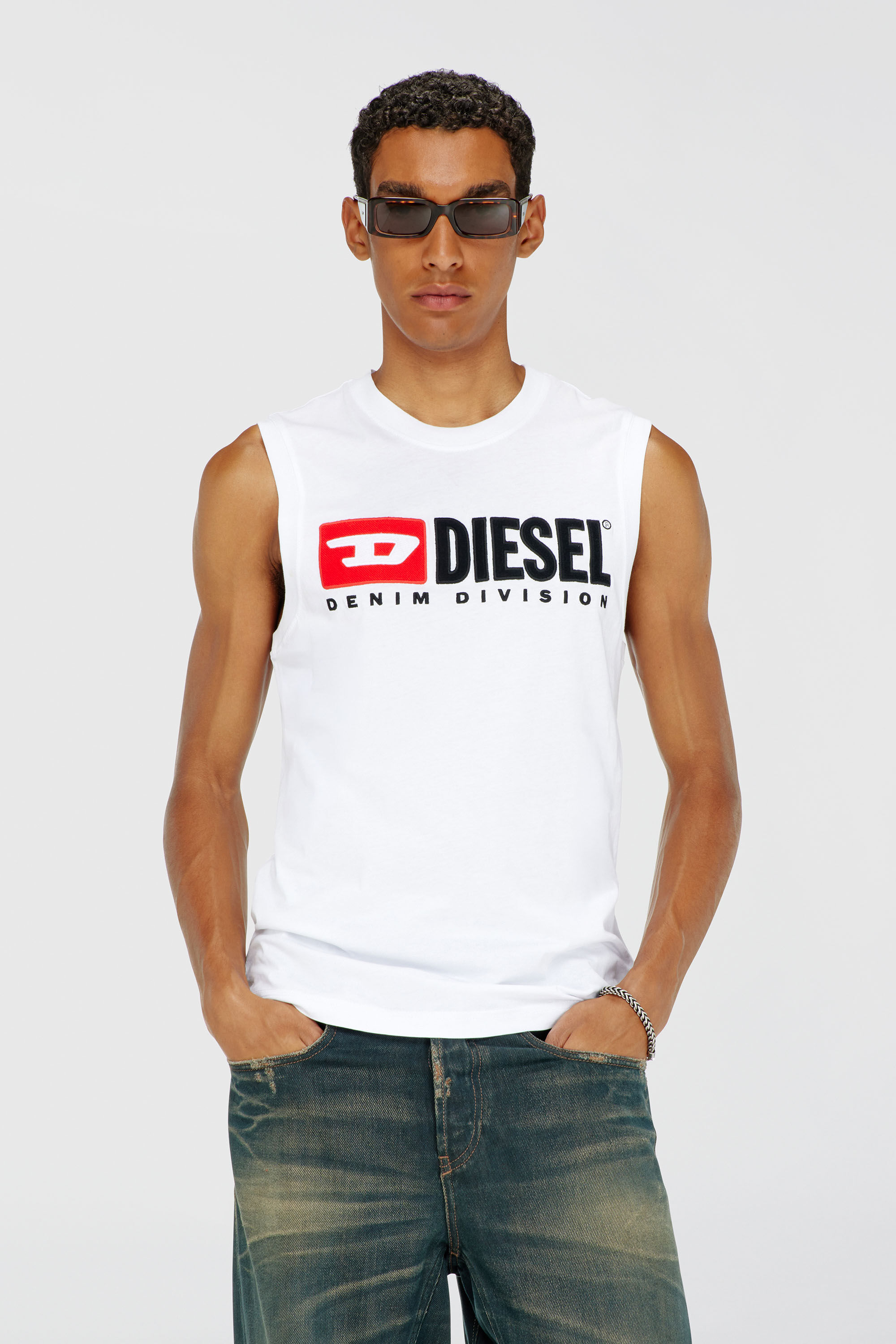 Diesel - T-ISCO-DIV, Camiseta sin mangas con logotipo estampado en el pecho Hombre in Blanco - 3