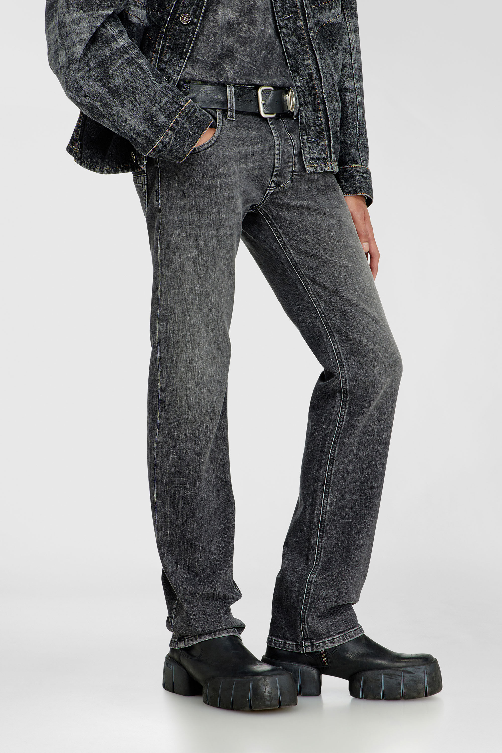 Diesel - Regular Jeans 1985 Larkee 0HDBD Hombre, Negro/Gris oscuro - 7